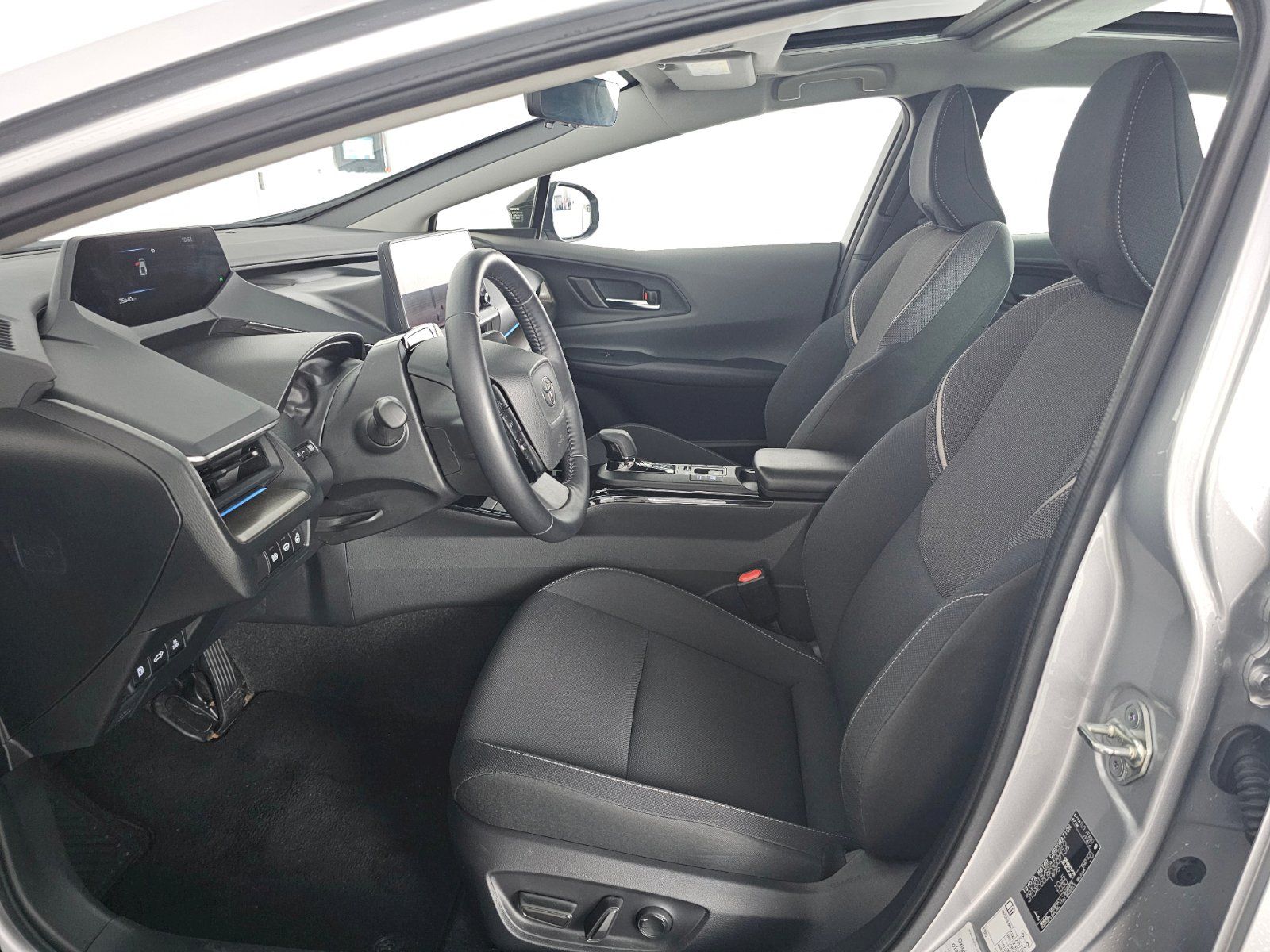 Toyota Prius, 2.0L PHEV 223k Prestige Skyvie - fotka 6