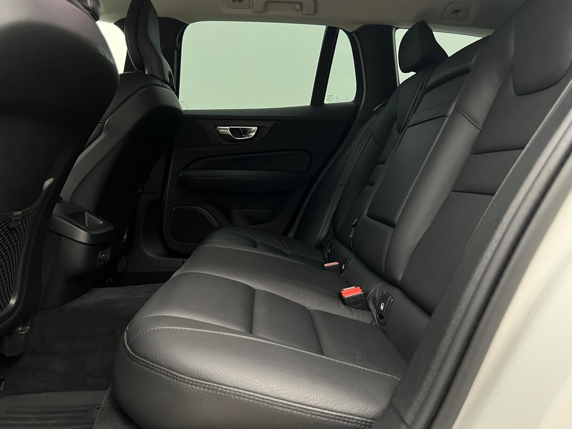 Volvo V60, CC B5 AWD PRO AUT - fotka 6