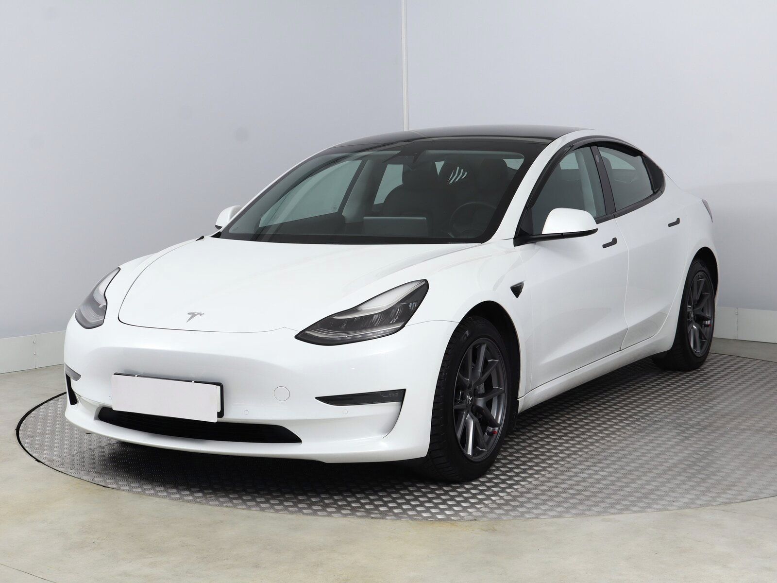 Tesla Model 3, Long Range 4WD 74kWh, SoH 90% - fotka 2