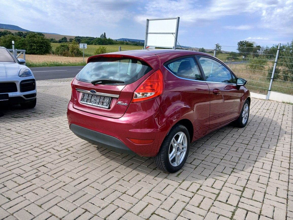 Ford Fiesta, 1,2  najeto 56tis Km - fotka 5