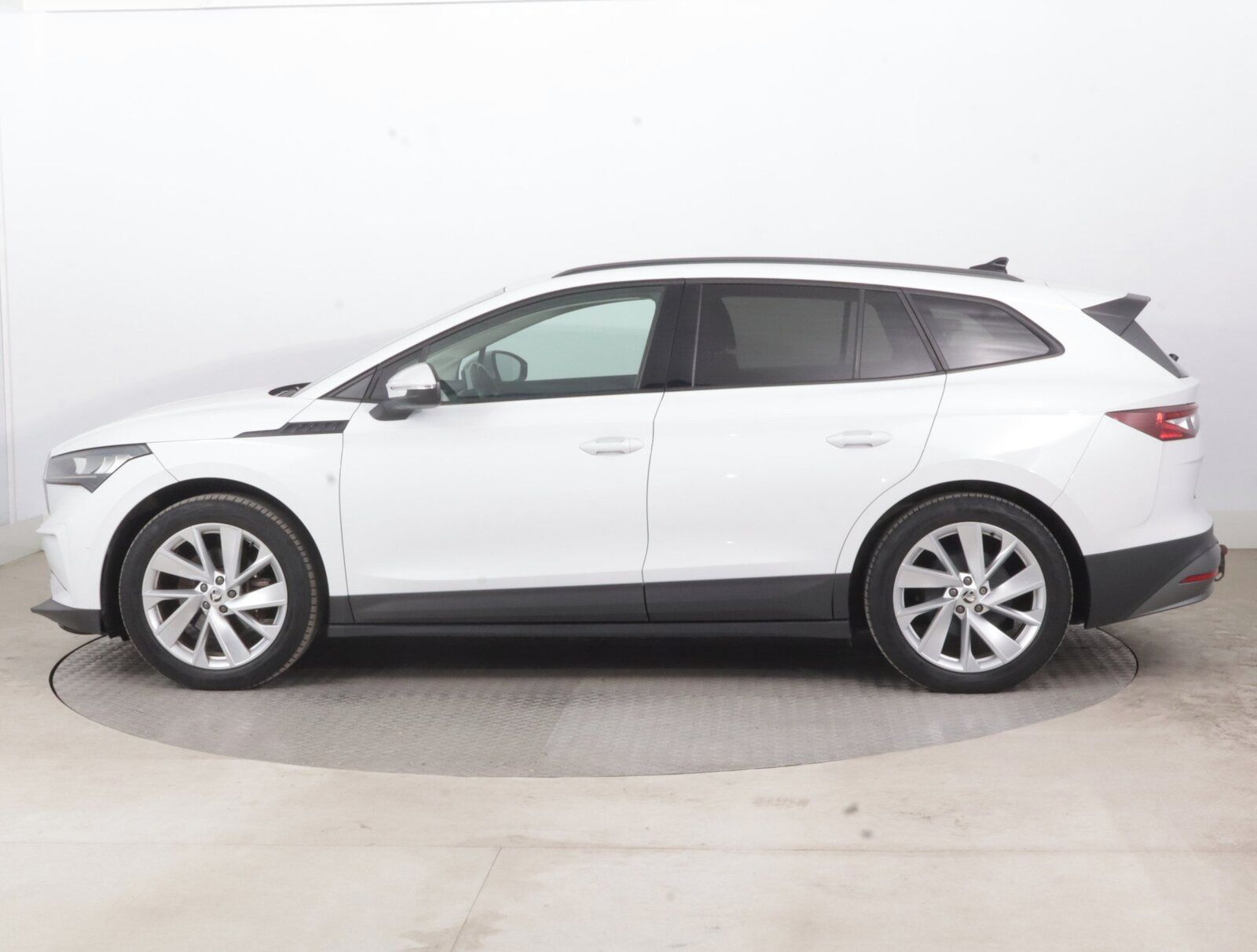 Škoda Enyaq, 60 (62 kWh), SoH 91%, Automat - fotka 3