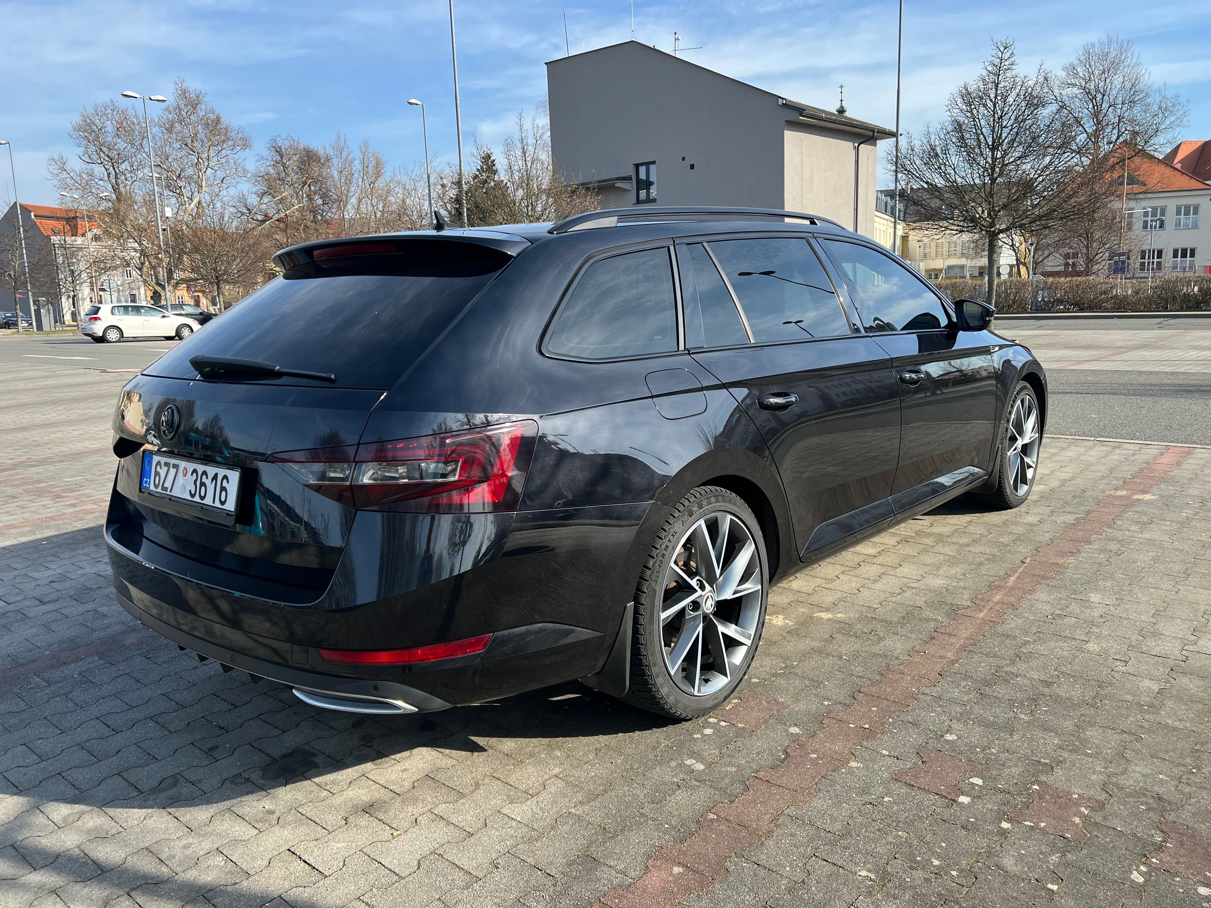 Škoda Superb, Škoda Superb,2.0 TDi SPORTLINE - fotka 3