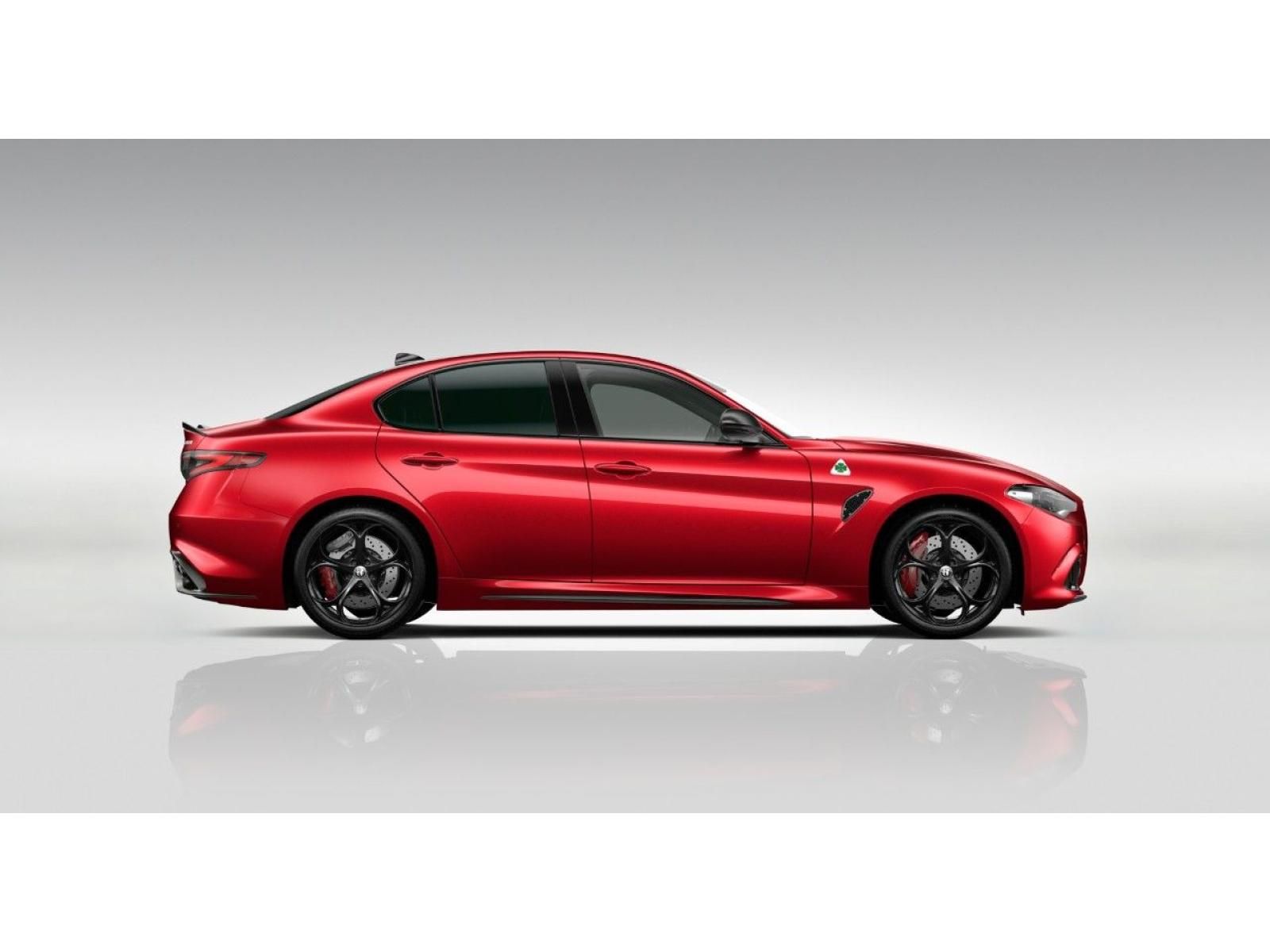 Alfa Romeo Giulia, 2.9 V6 BiTurbo 520k QV Carbon - fotka 2