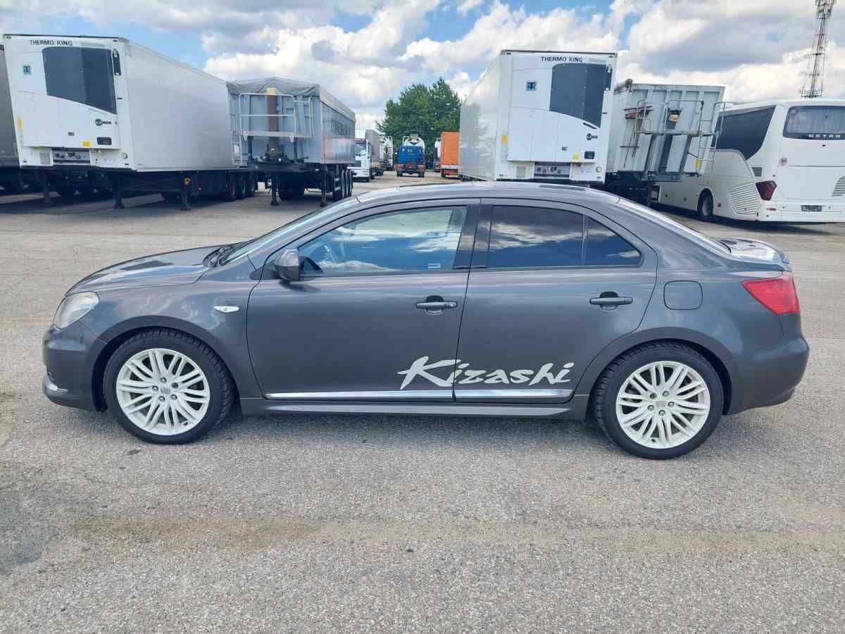 Suzuki Kizashi, 2.4 4WD - fotka 5