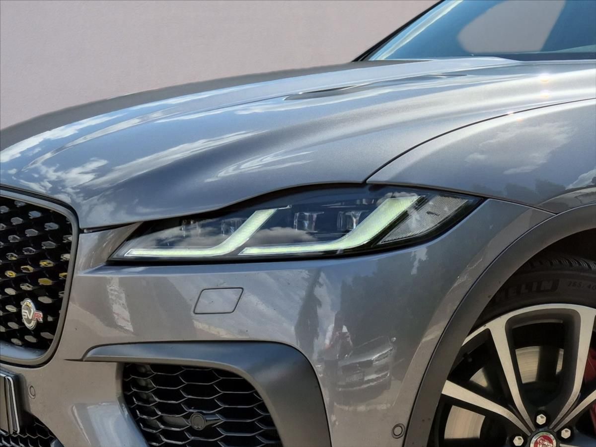 Jaguar F-Pace, 5,0 V8 AWD SVR 405 kW - fotka 5