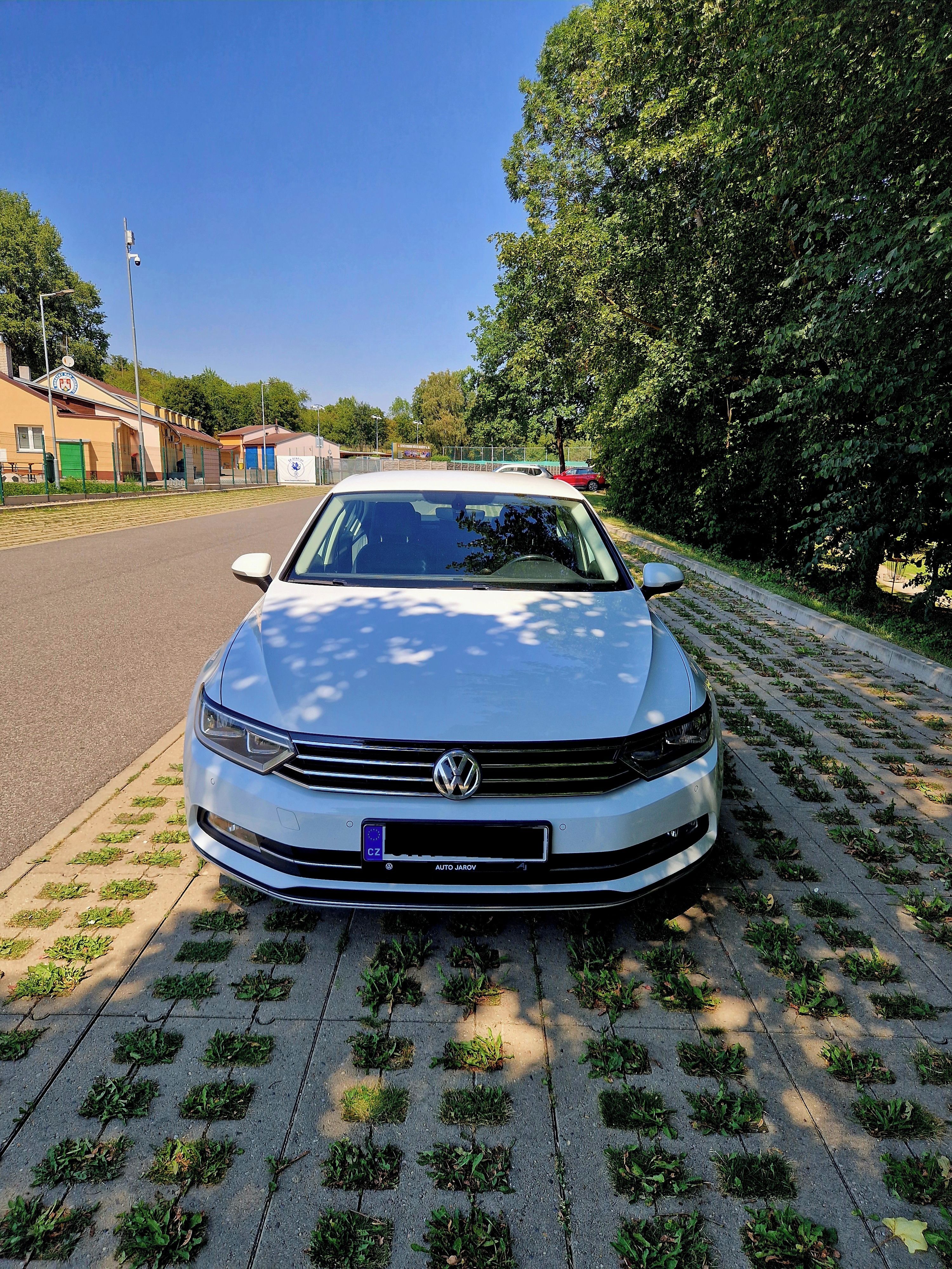 Volkswagen Passat, B8 2.0 TDi 140 kW Highline - fotka 4
