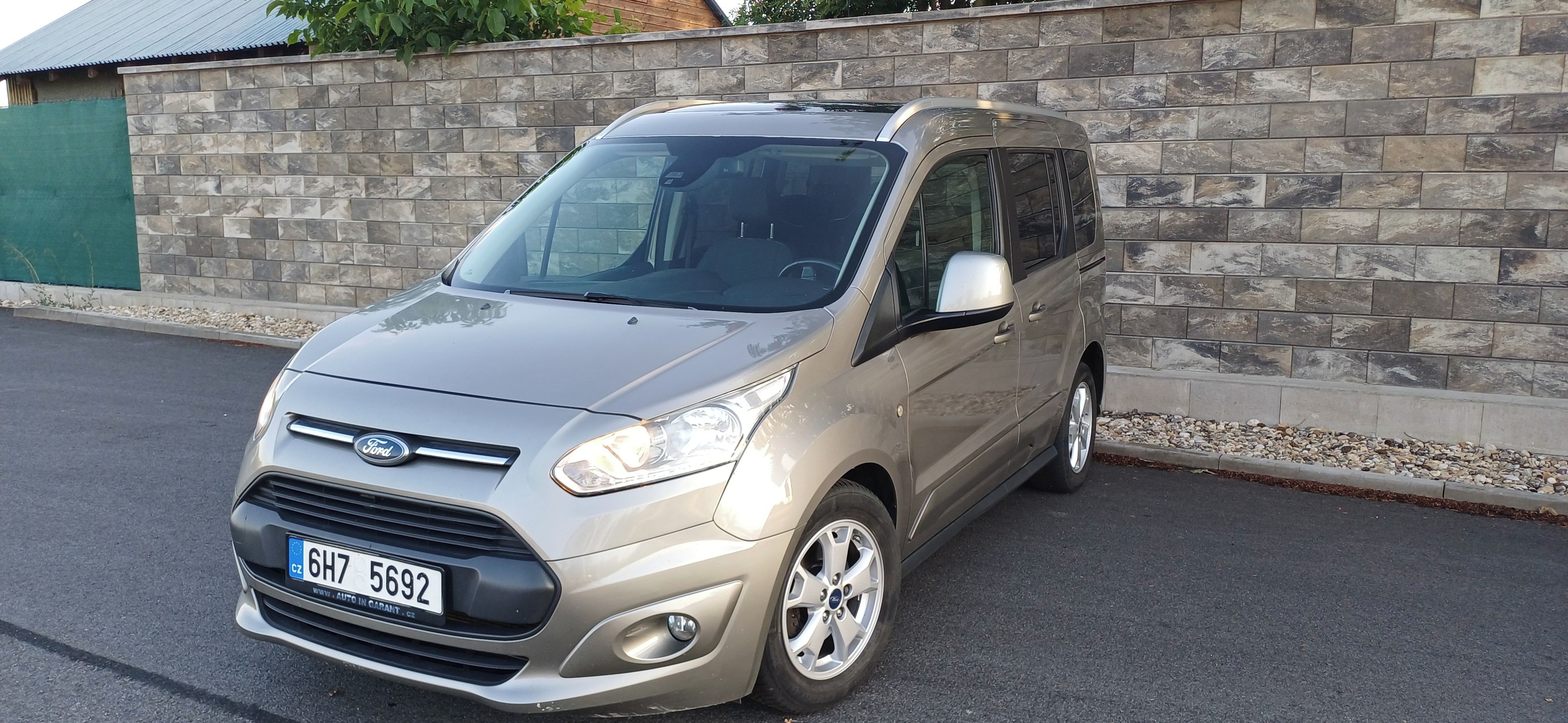 Ford Tourneo Connect, 1.5TDCI,88kW, tažné, ČR