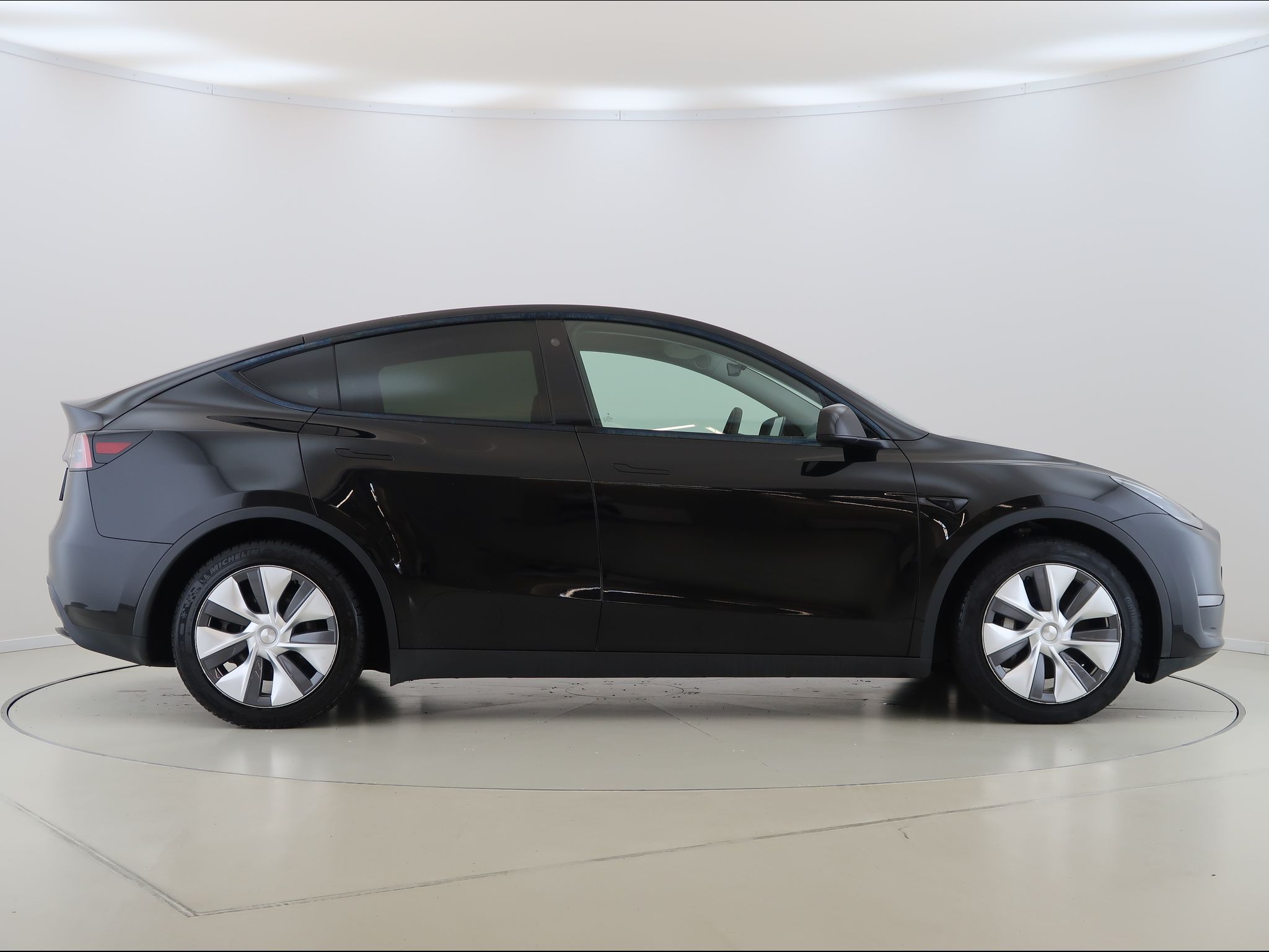 Tesla Model Y, 4x4,LongRange,DualMotor,87.4%S - fotka 4