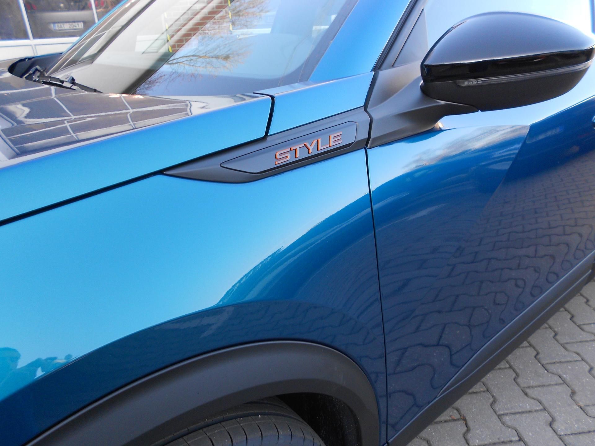 Peugeot 2008, BUSINESS Hybrid 110 e-DCS6 - fotka 4