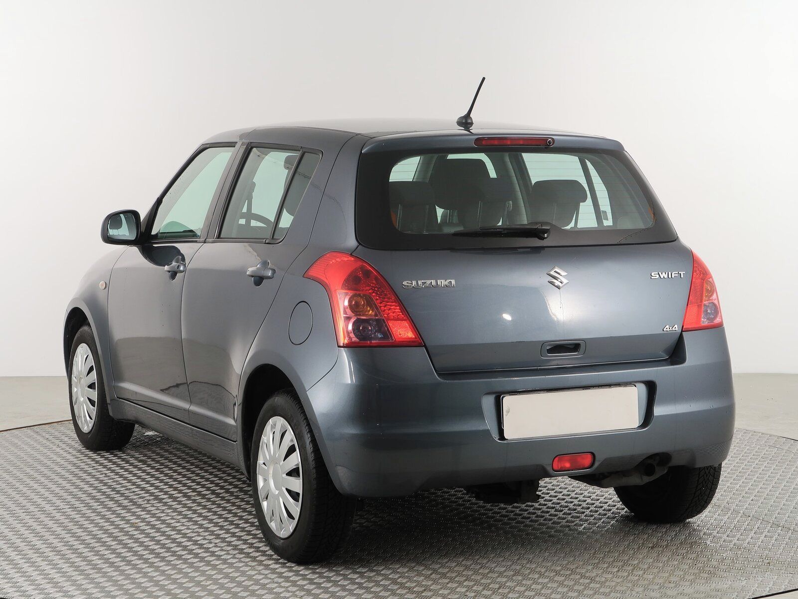 Suzuki Swift, 1.3, 4X4, Serv.kniha - fotka 4