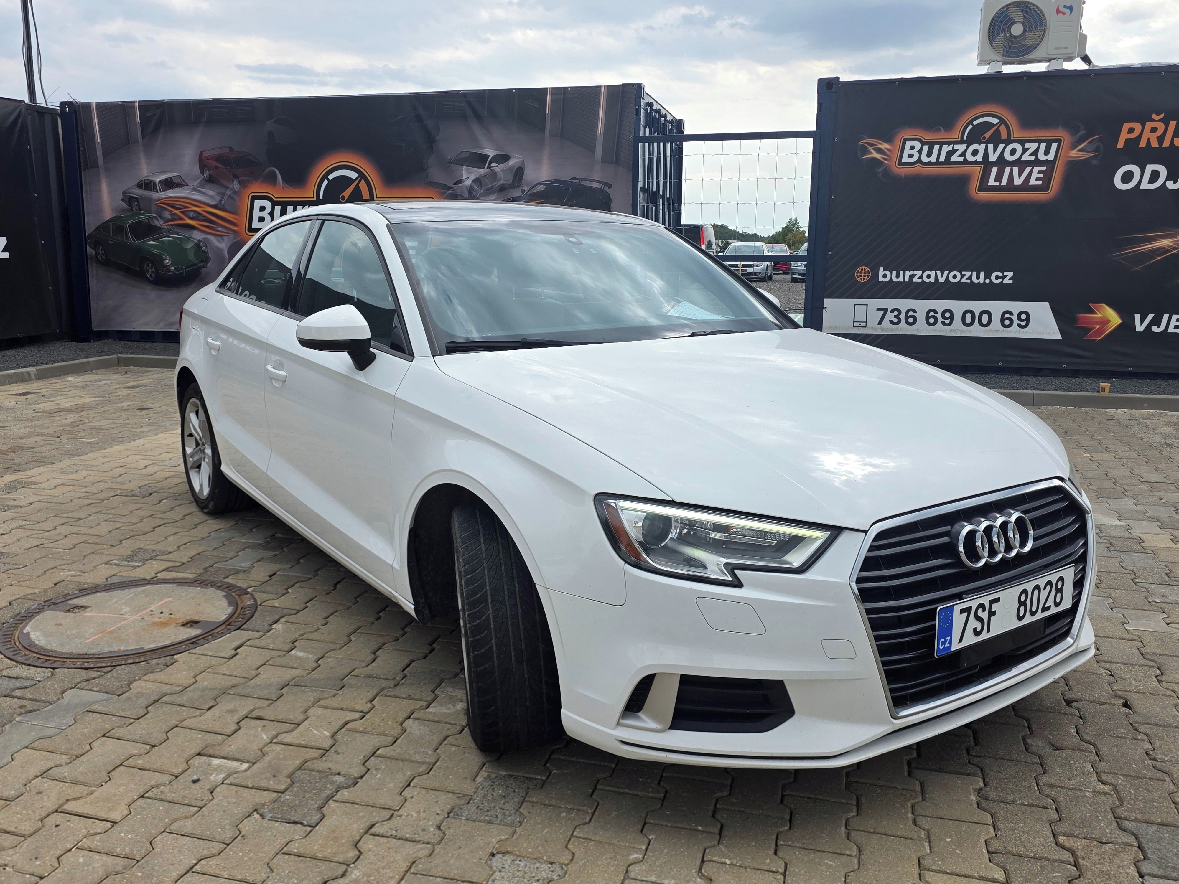 Audi A3, 2.0 TFSI, Automat, Limuzína - fotka 2