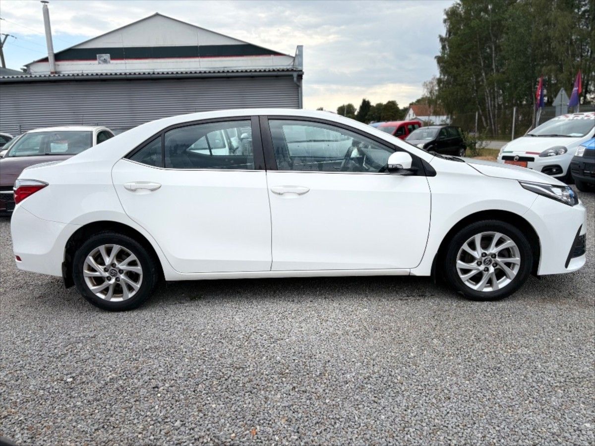 Toyota Corolla, 1,6 VVT-i  DPH - fotka 5