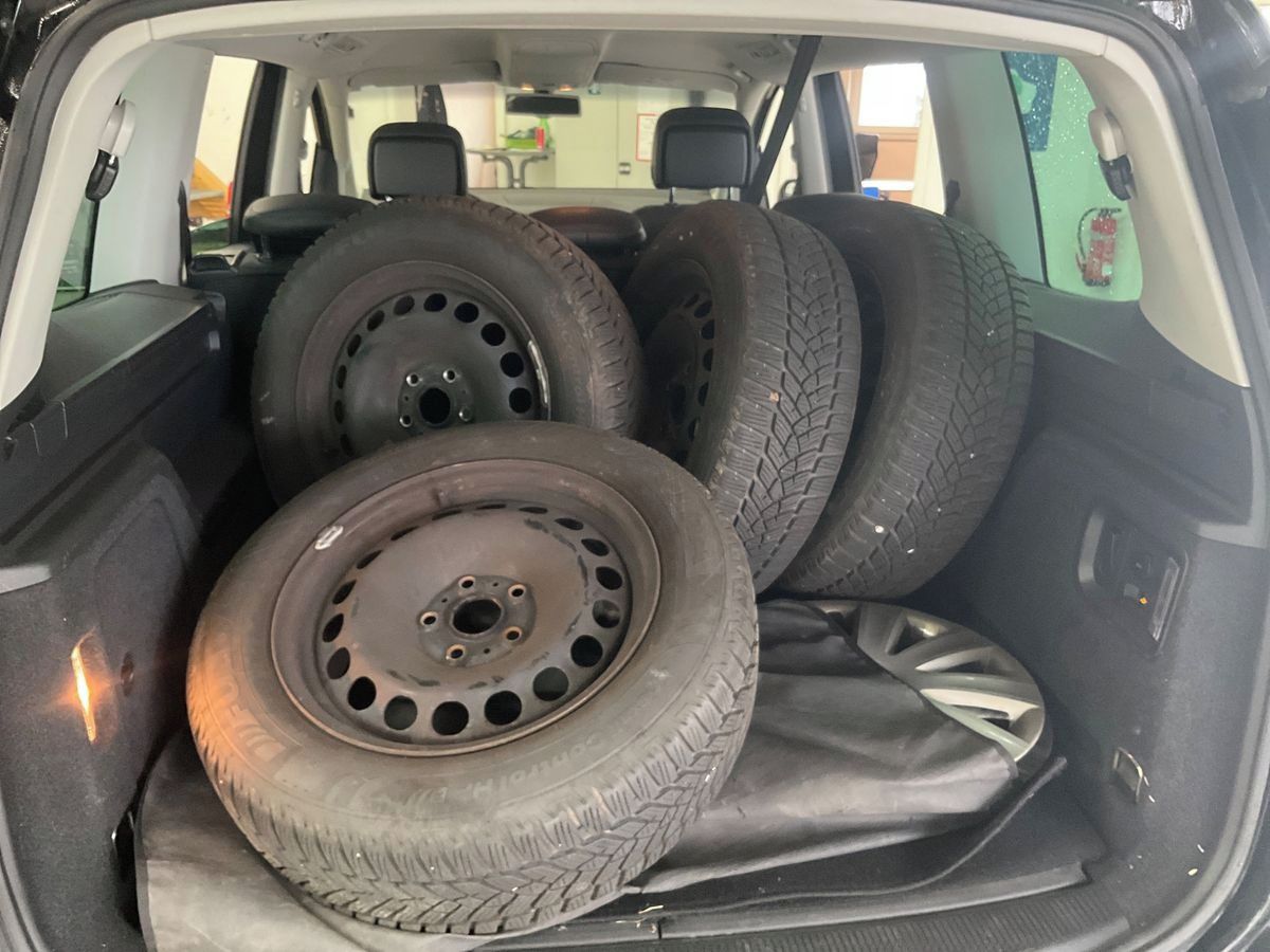 Volkswagen Sharan, 2.0Tdi130KW 7-MÍST HIGH.ALCANT - fotka 5