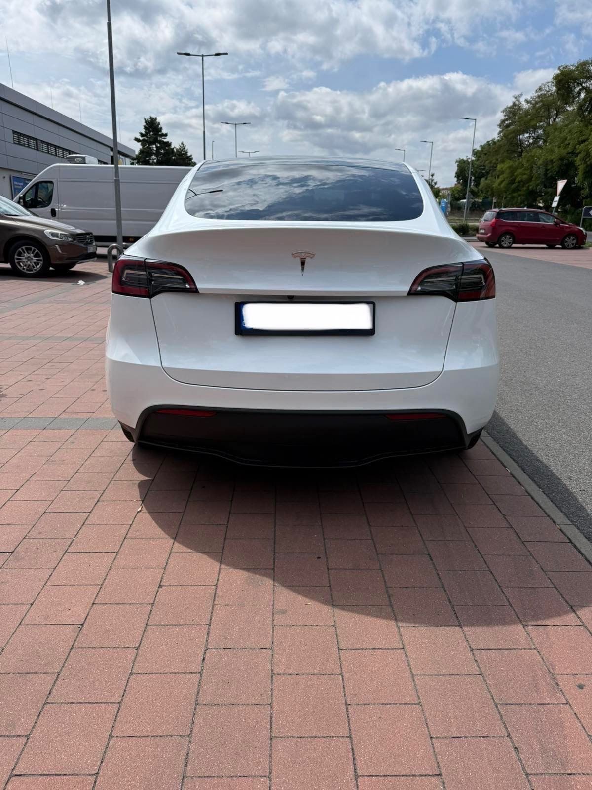 Tesla Model Y, Tesla Model Y 58 kWh - fotka 3