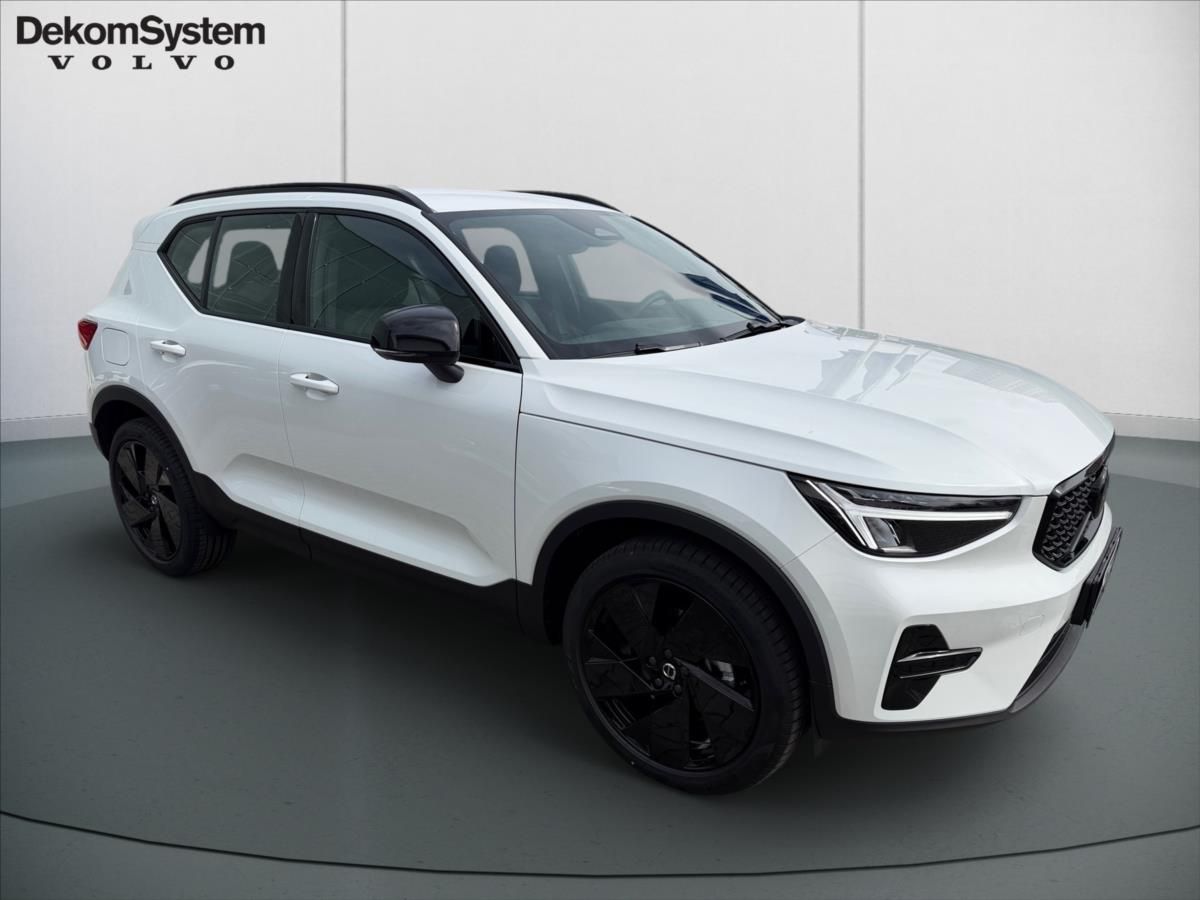 Volvo XC40, 2,0 Plus B3 Black Edition 3760 - fotka 2