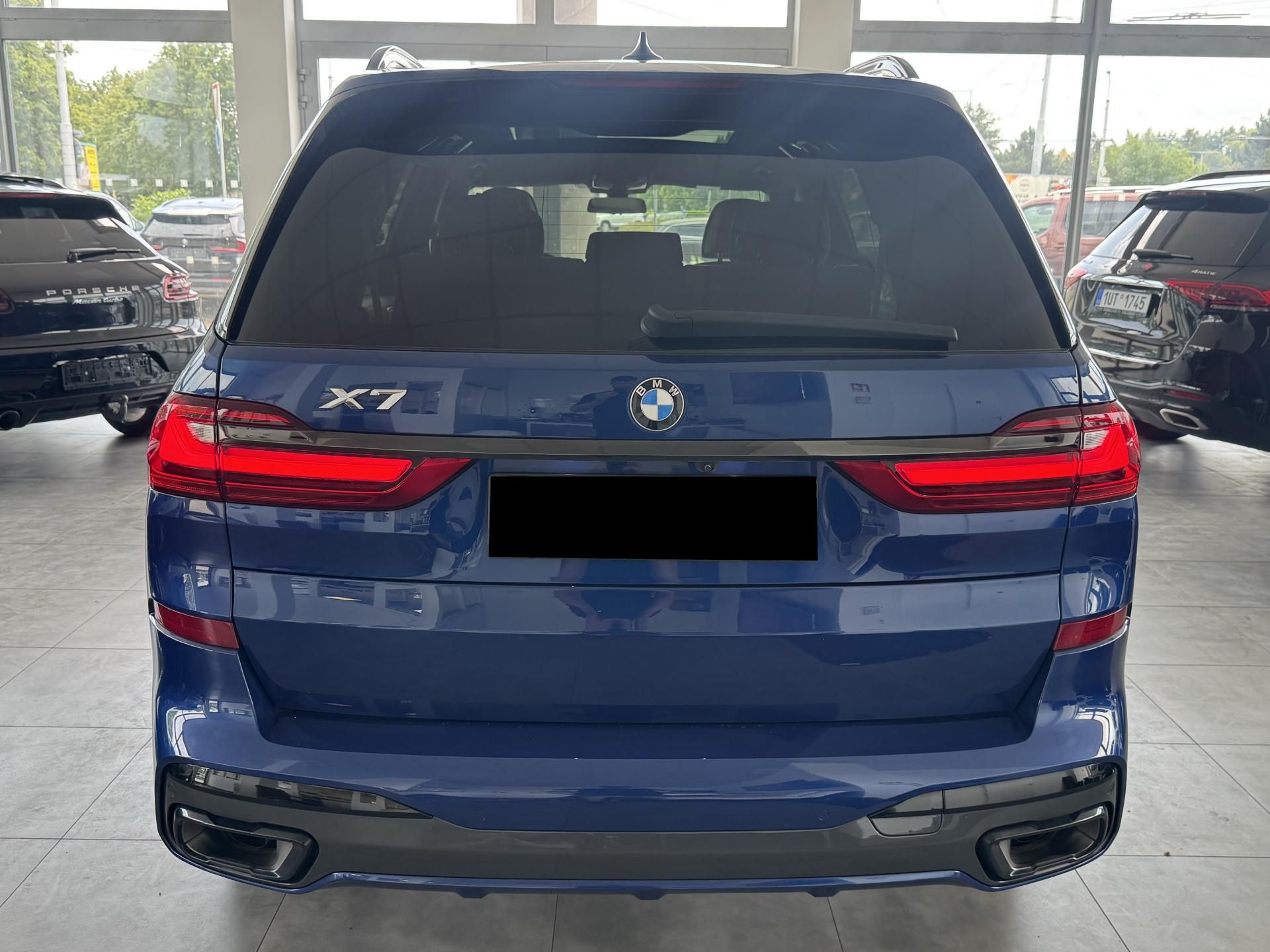 BMW X7, xDrive 40d M Sports - fotka 6
