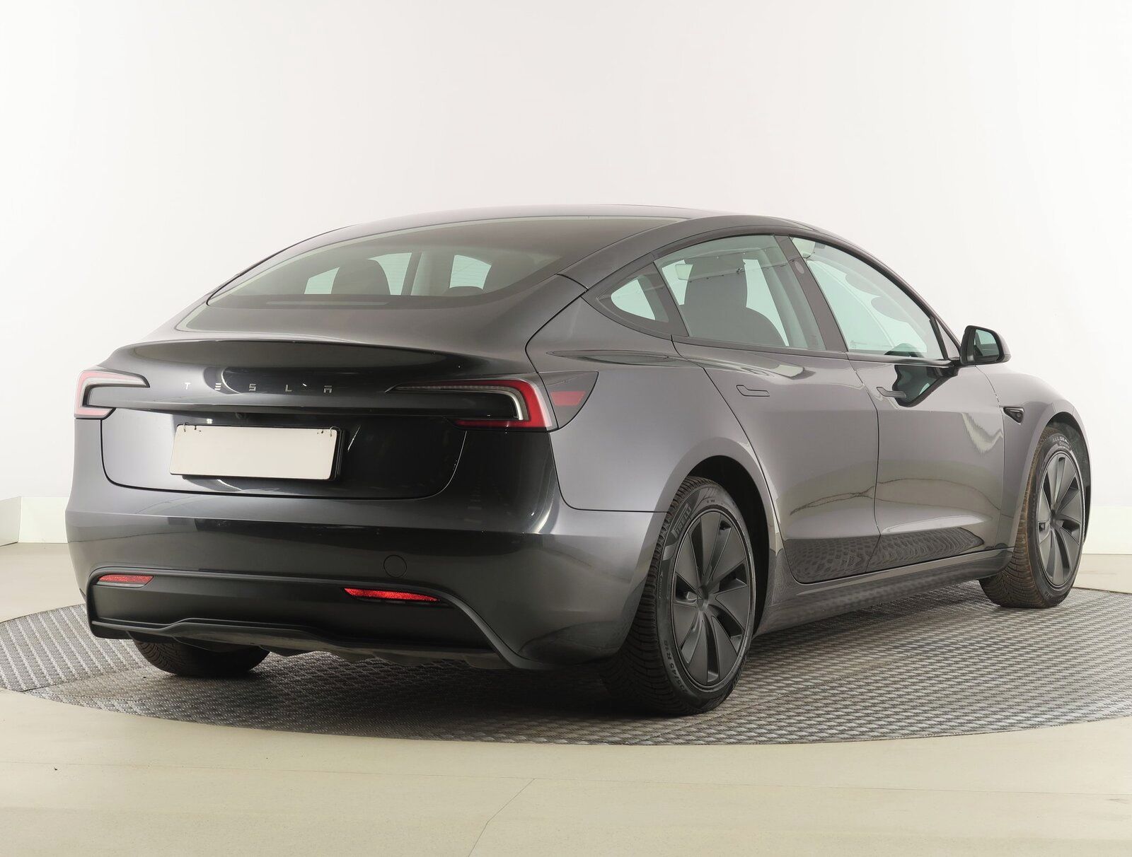 Tesla Model 3, Standard Range 60kWh, SoH 98% - fotka 5