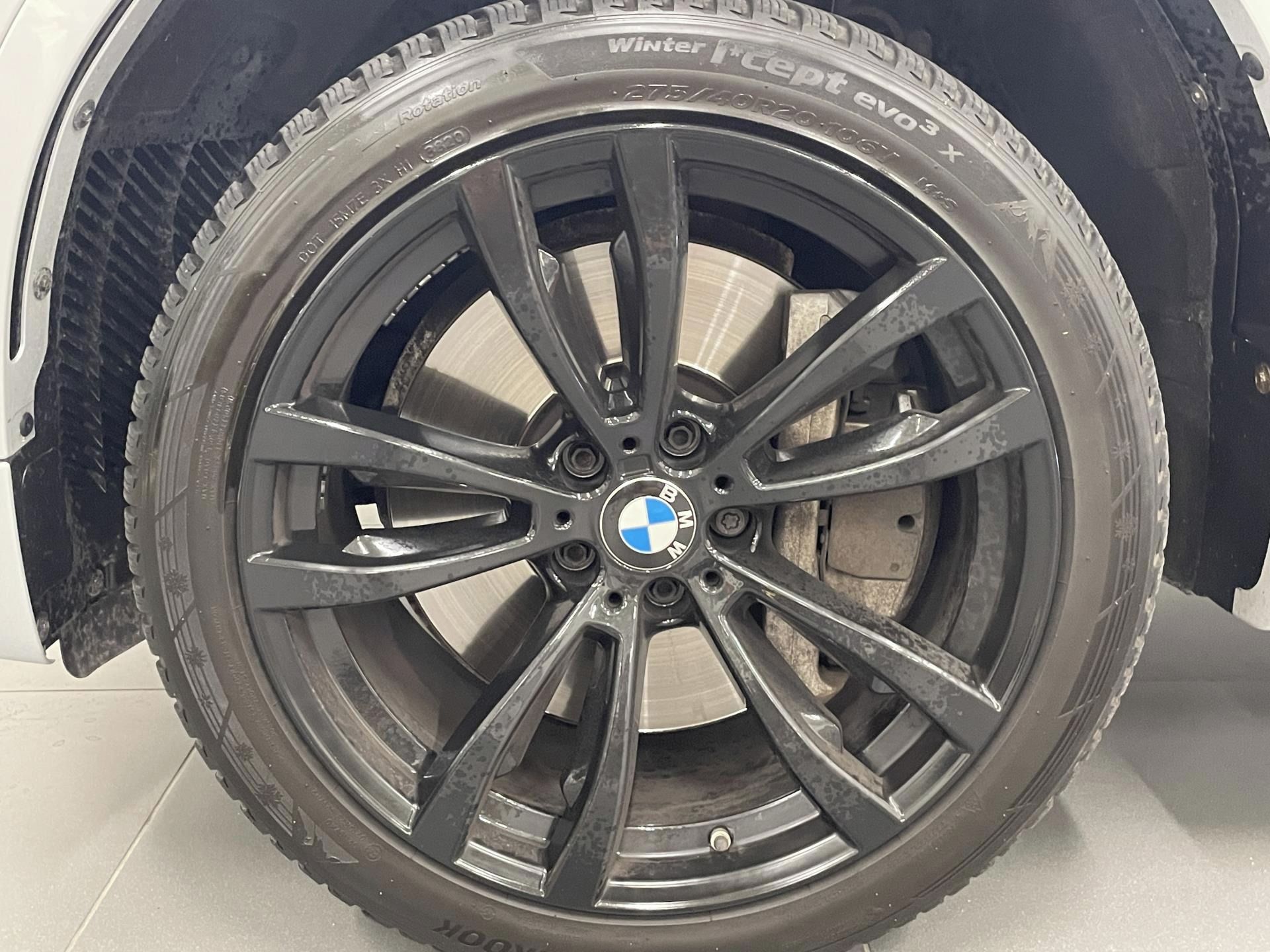BMW X6, X6 50d xDrive, B&O - fotka 4