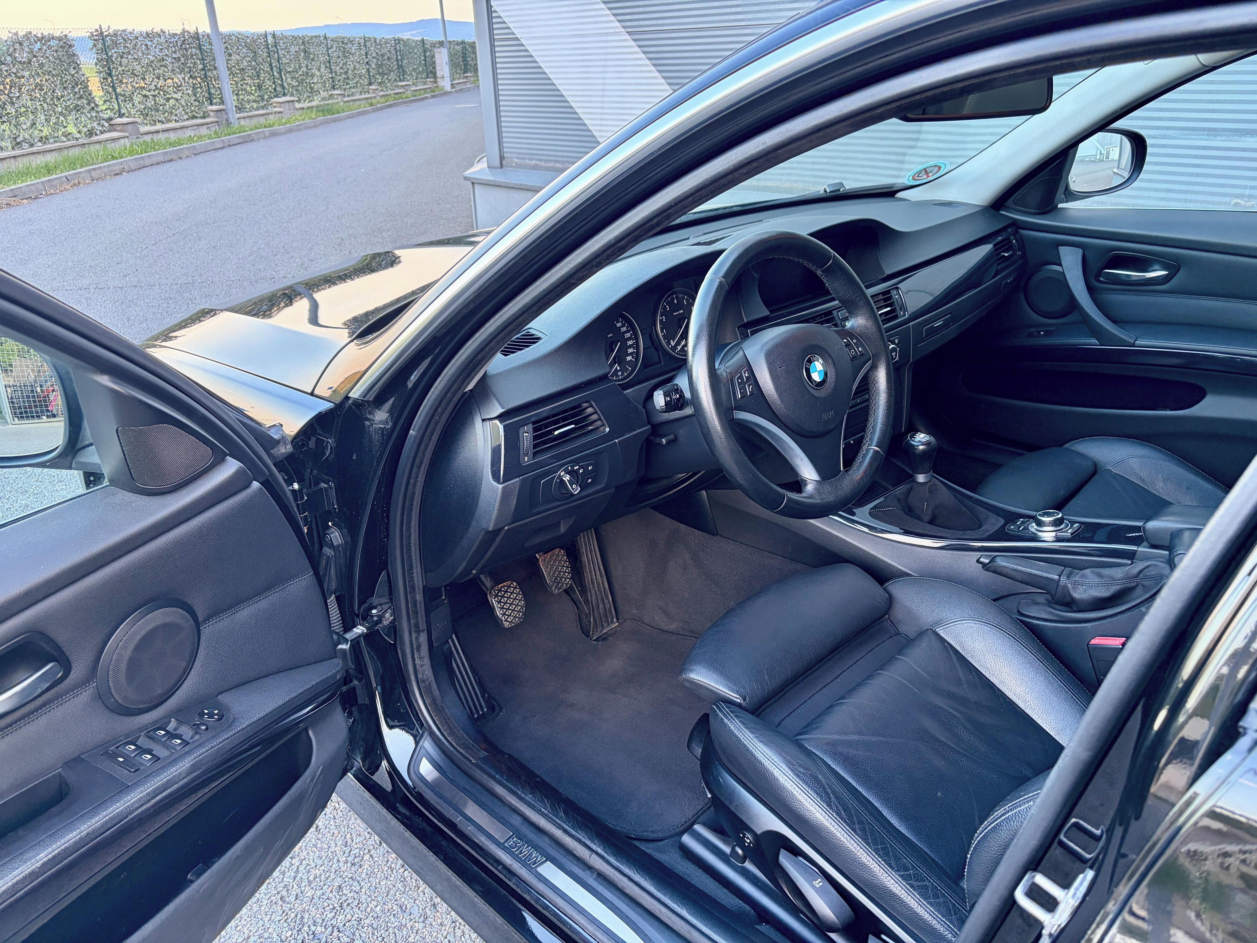 BMW Řada 3, 335xi Manual WEBASTO Xenon NAV - fotka 5