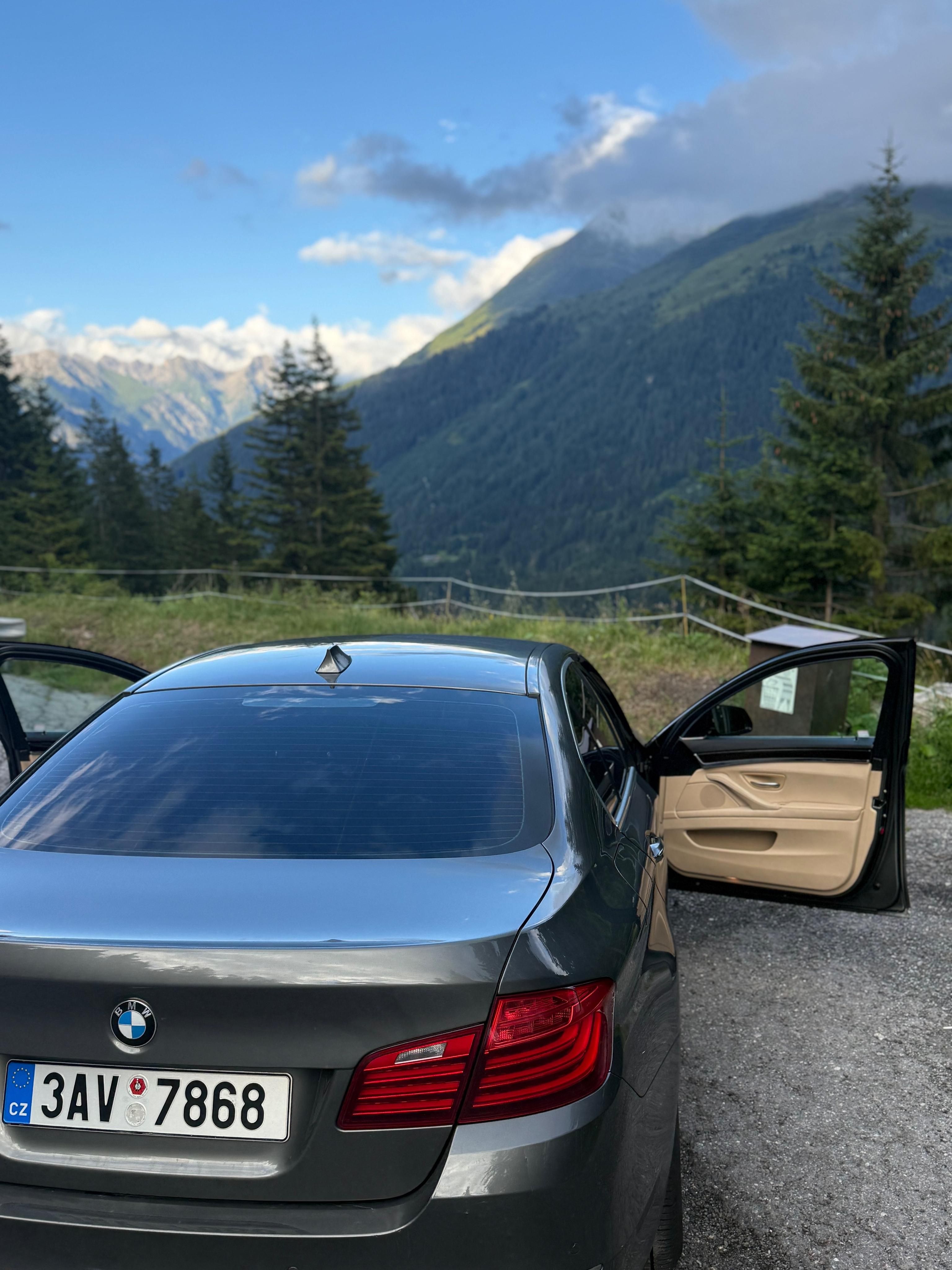 BMW Řada 5, BMW 520i F10 LCI Luxury Line - fotka 4
