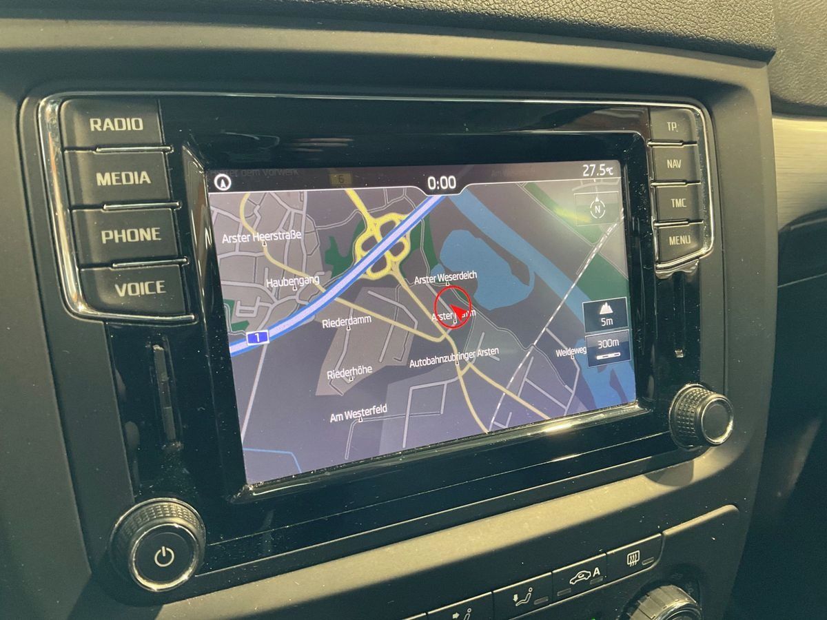 Škoda Yeti, 1.4Tsi 92KW VYHŘ.SED MF VOLANT - fotka 3