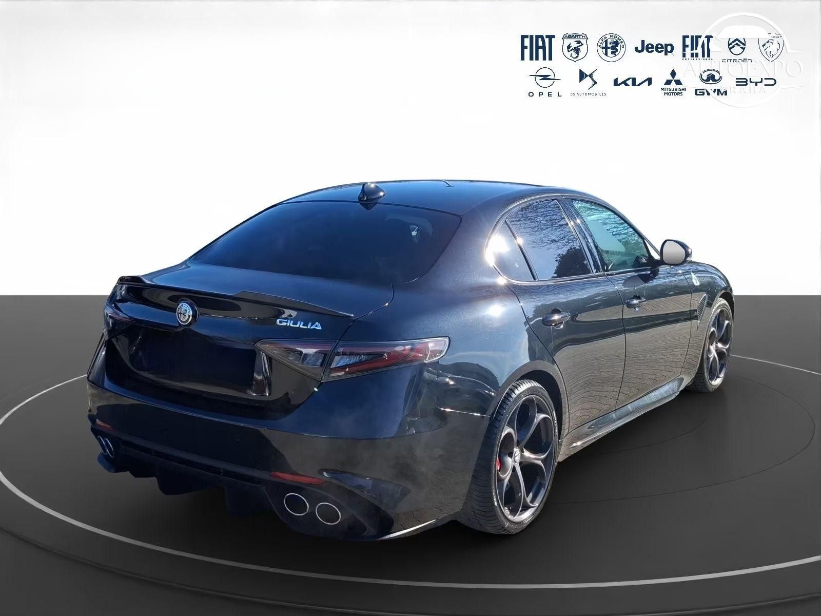 Alfa Romeo Giulia, Quadrifoglio 2.9 V6 Bi-Turbo - fotka 6