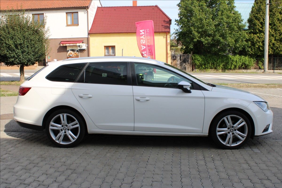Seat Leon, 1,4 TGi Style LED CZ původ - fotka 3