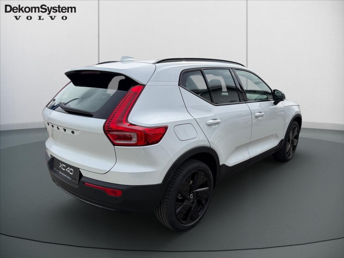 Volvo XC40, 2,0 Plus B3 Black Edition 3760 - fotka 3