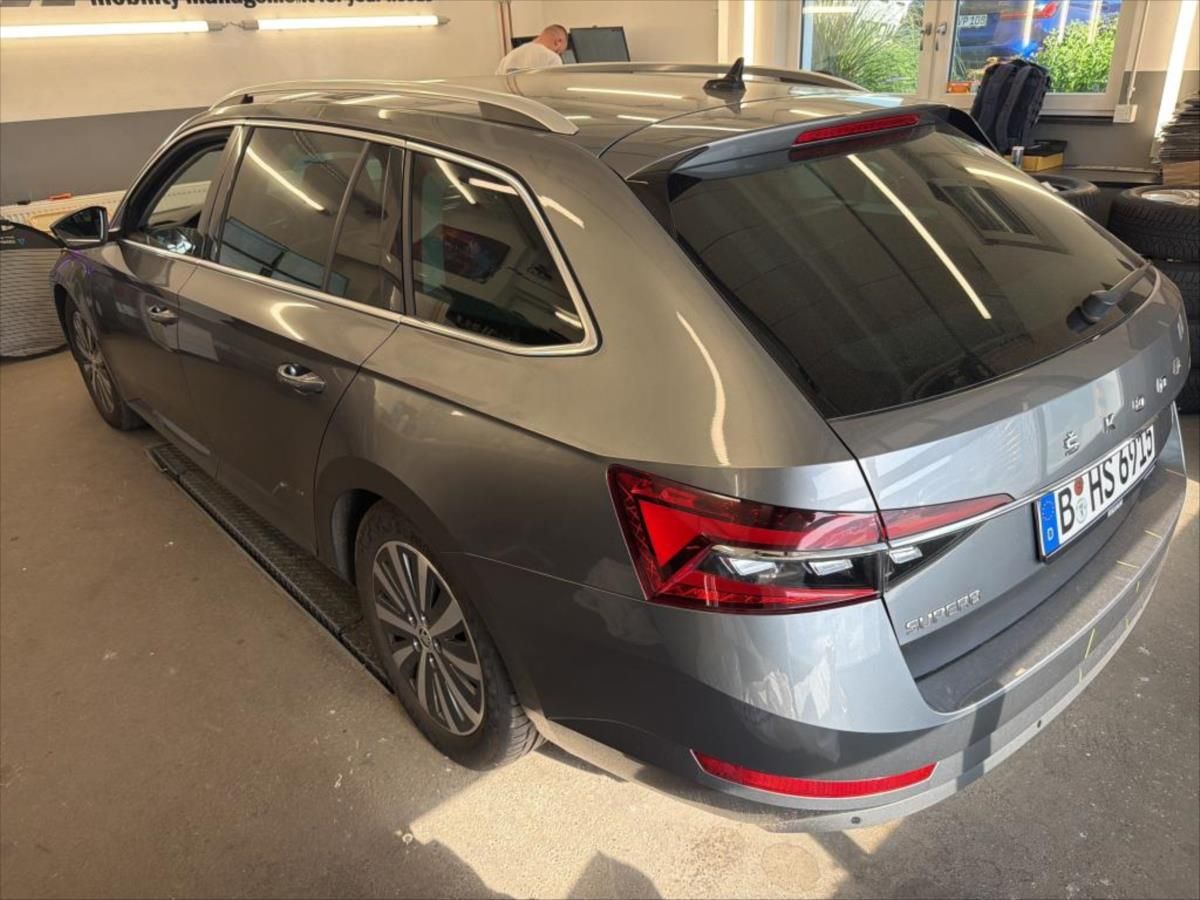 Škoda Superb, 2,0 TDI,WEBASTO,TAŽNÉ - fotka 3