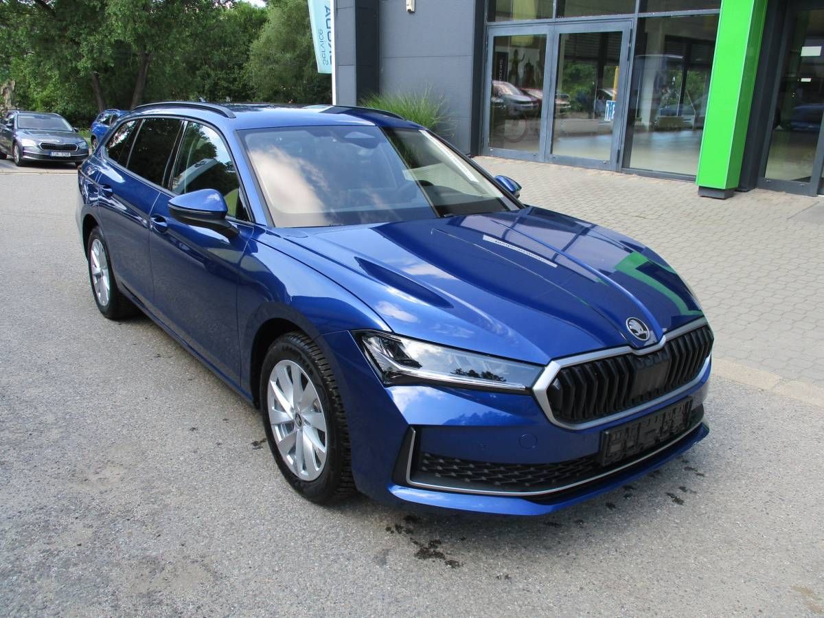 Škoda Superb, Combi Selection 2,0TDI 110 kW - fotka 3