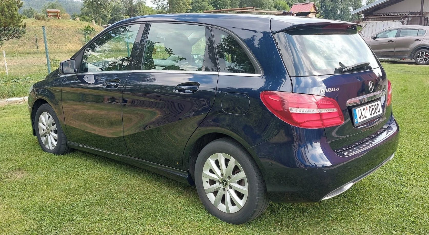Mercedes-Benz Třídy B, 180 d - fotka 2