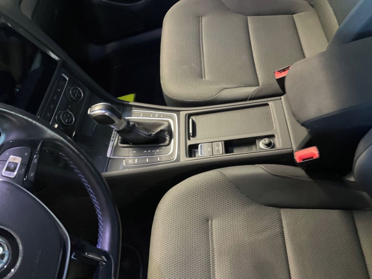 Volkswagen e-Golf, 100KW VIRTUALvyhř.SED.MFvolant - fotka 6