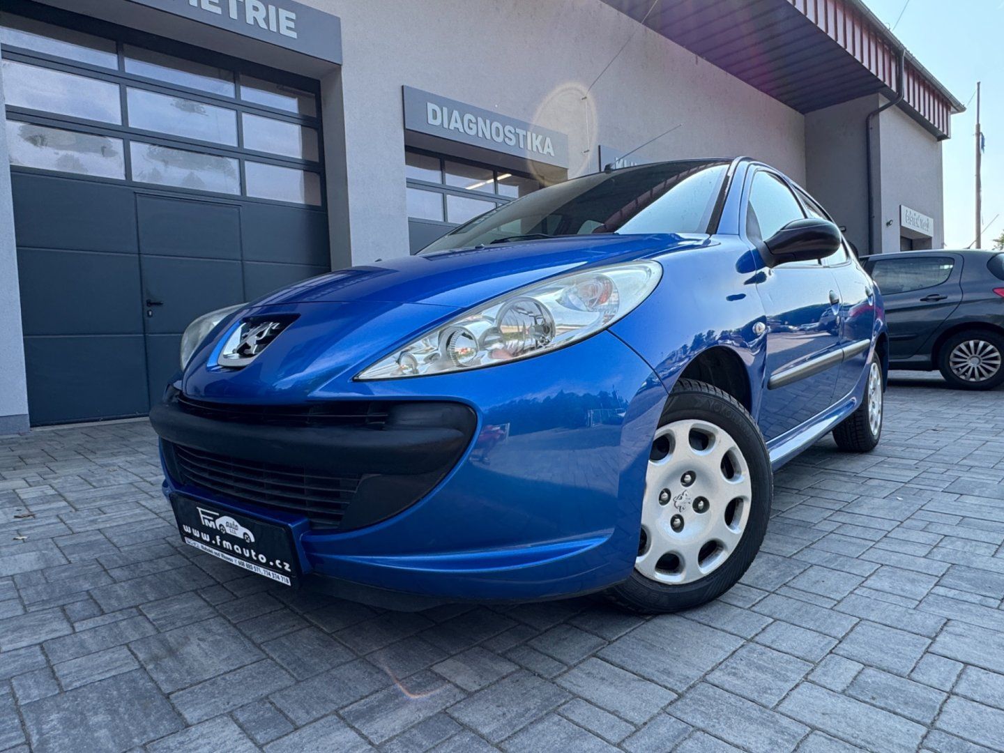 Peugeot 206, JUNIOR 1.1