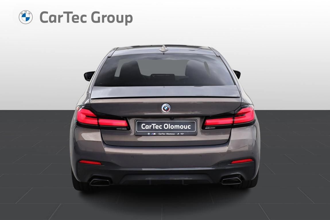 BMW Řada 5, 540d xDrive - fotka 4