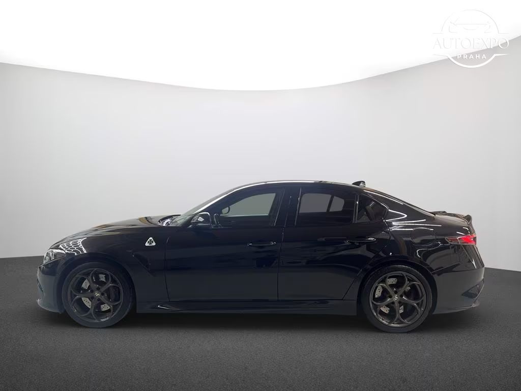 Alfa Romeo Giulia, Quadrifoglio 2.9 V6 Bi-Turbo - fotka 3