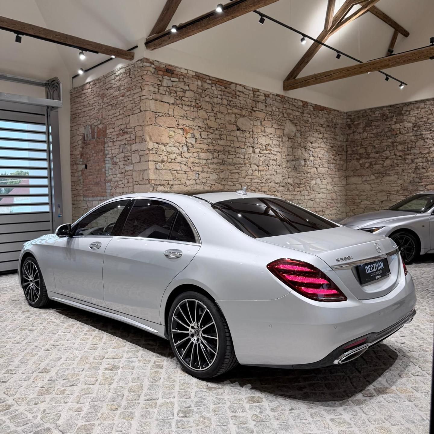 Mercedes-Benz Třídy S, S 560L - fotka 5