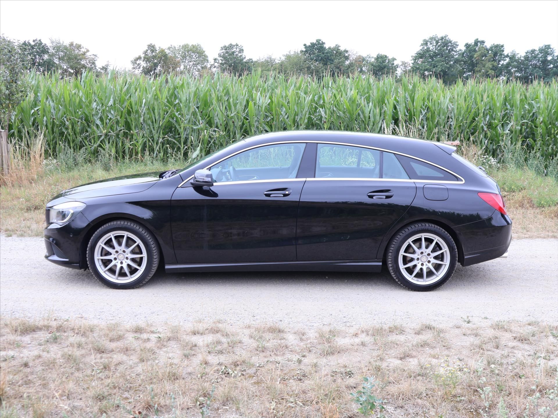 Mercedes-Benz CLA, 2,0 250 155kW 4Matic Xenon - fotka 4