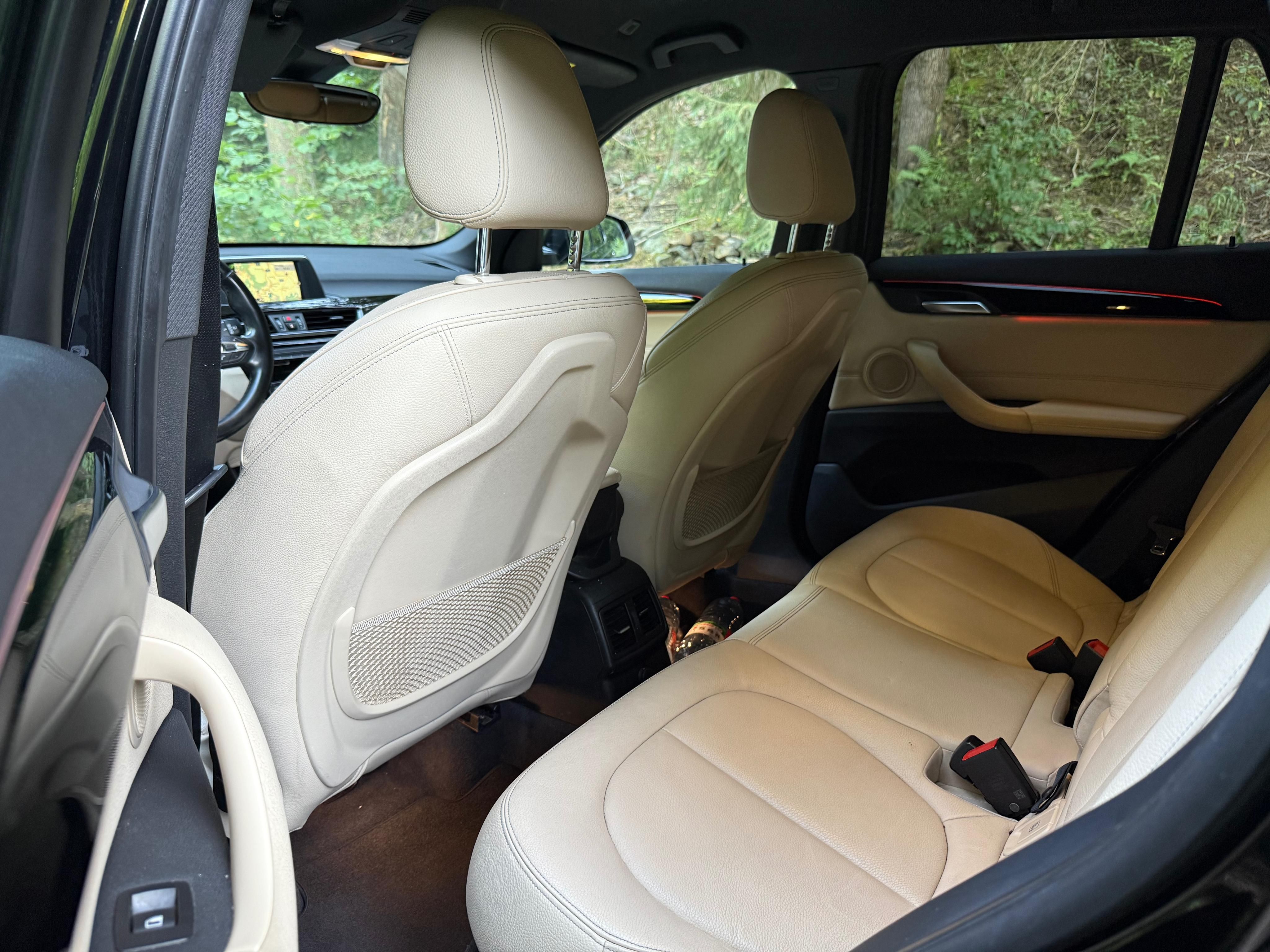 BMW X1, 2.0d X-drive m-paket výbava - fotka 6