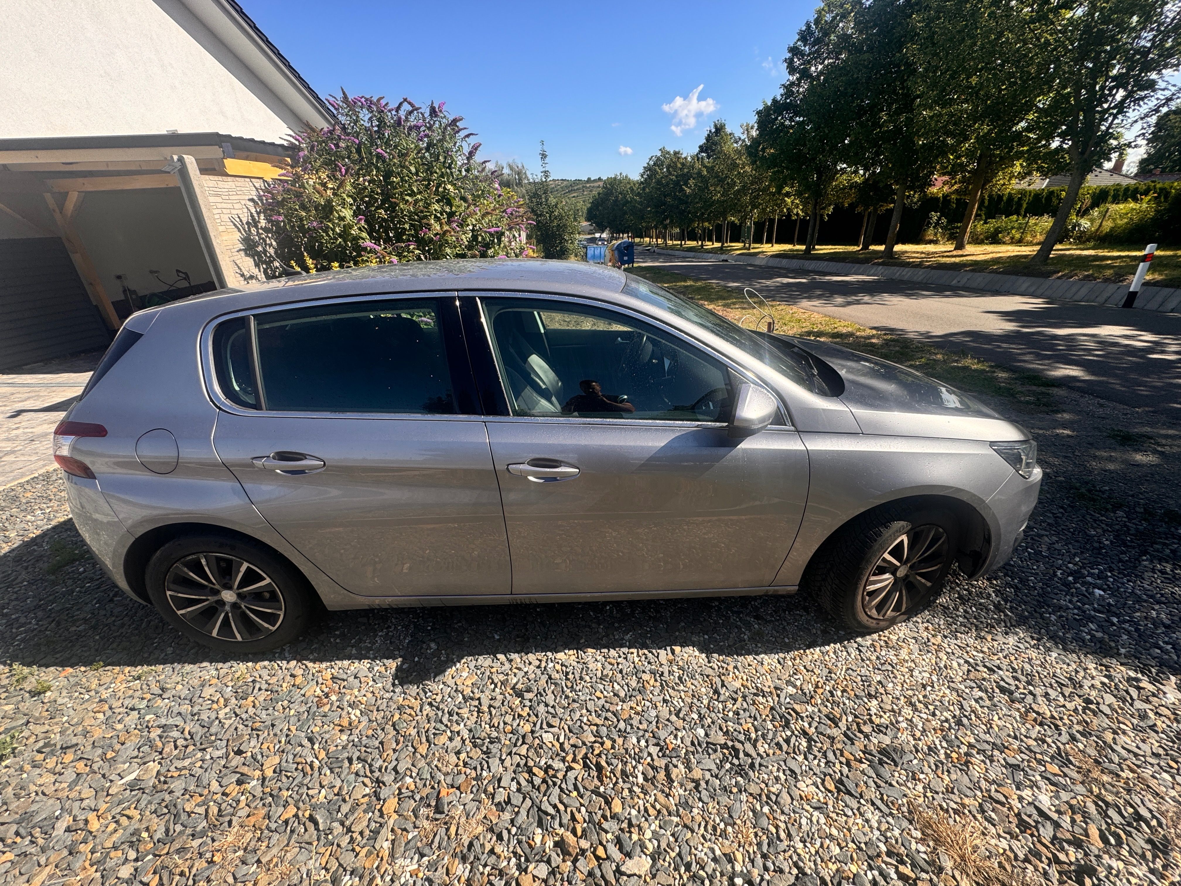 Peugeot 308, Peugeot 308 II 1.6 BlueHDi 88 - fotka 2