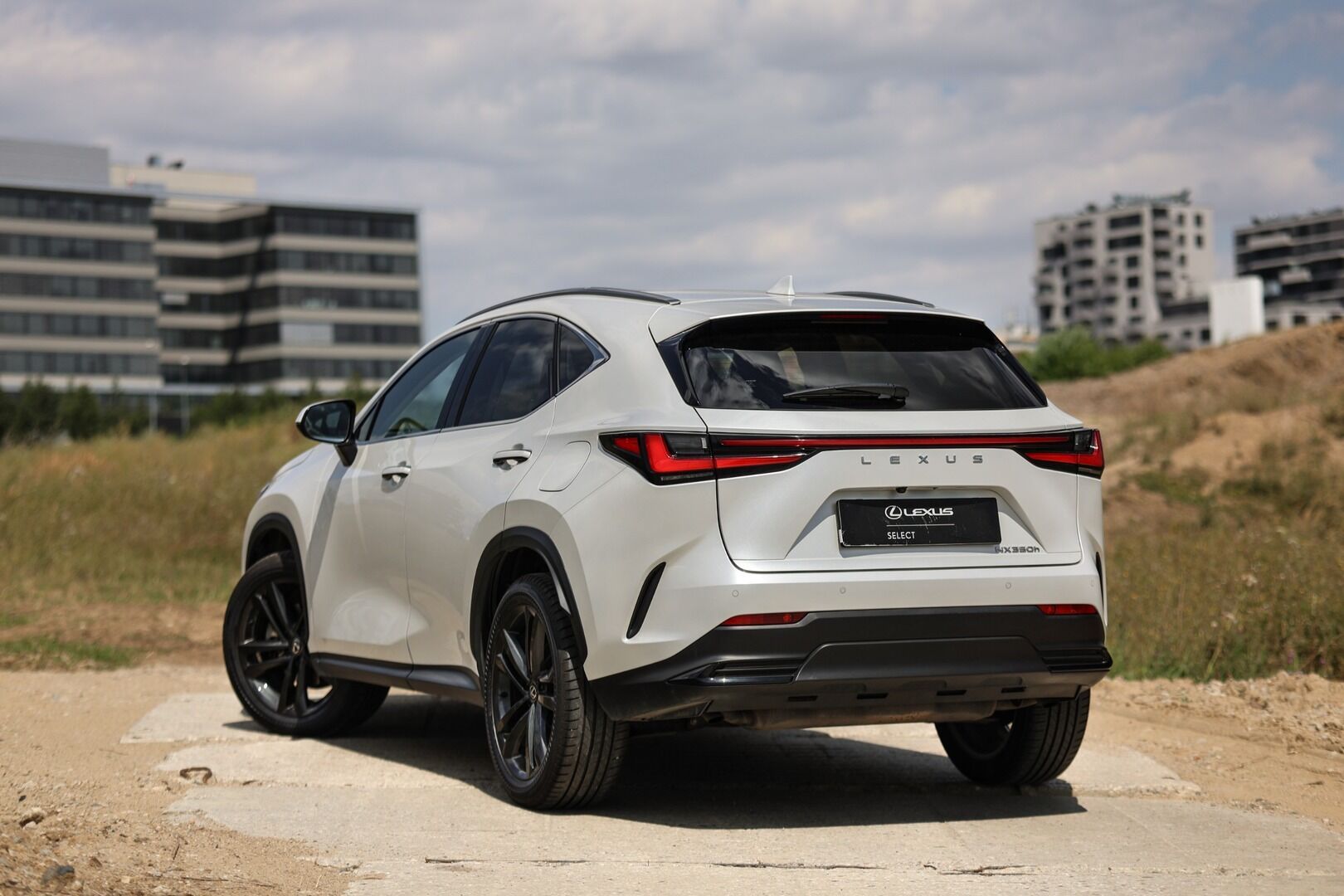 Lexus NX 350h, 350H 2,5 HEV PRESTIGE TECH - fotka 6