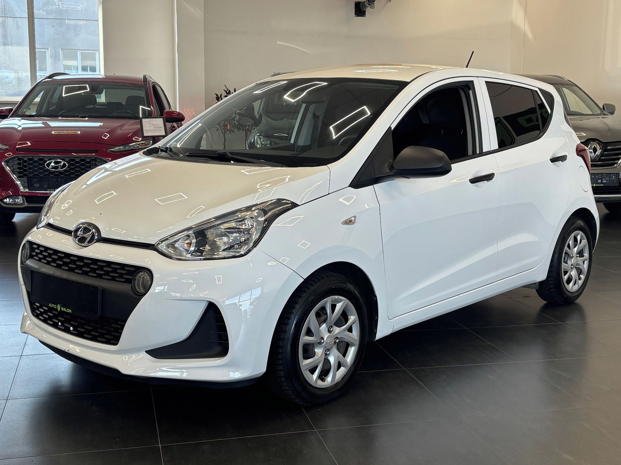 Hyundai i10, 2017, 48kW, Litá kola - fotka 3