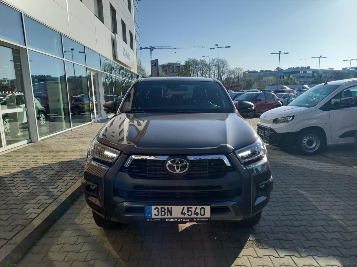 Toyota Hilux, 2,8 Invincible  Double Cab - fotka 2