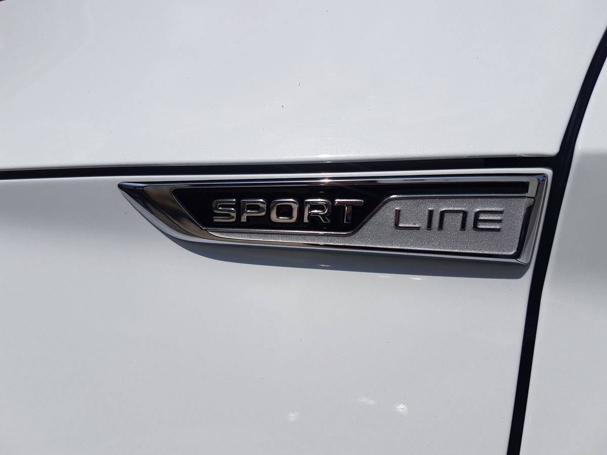 Škoda Superb, 2.0TDi 110KW SPORT LINE - fotka 5