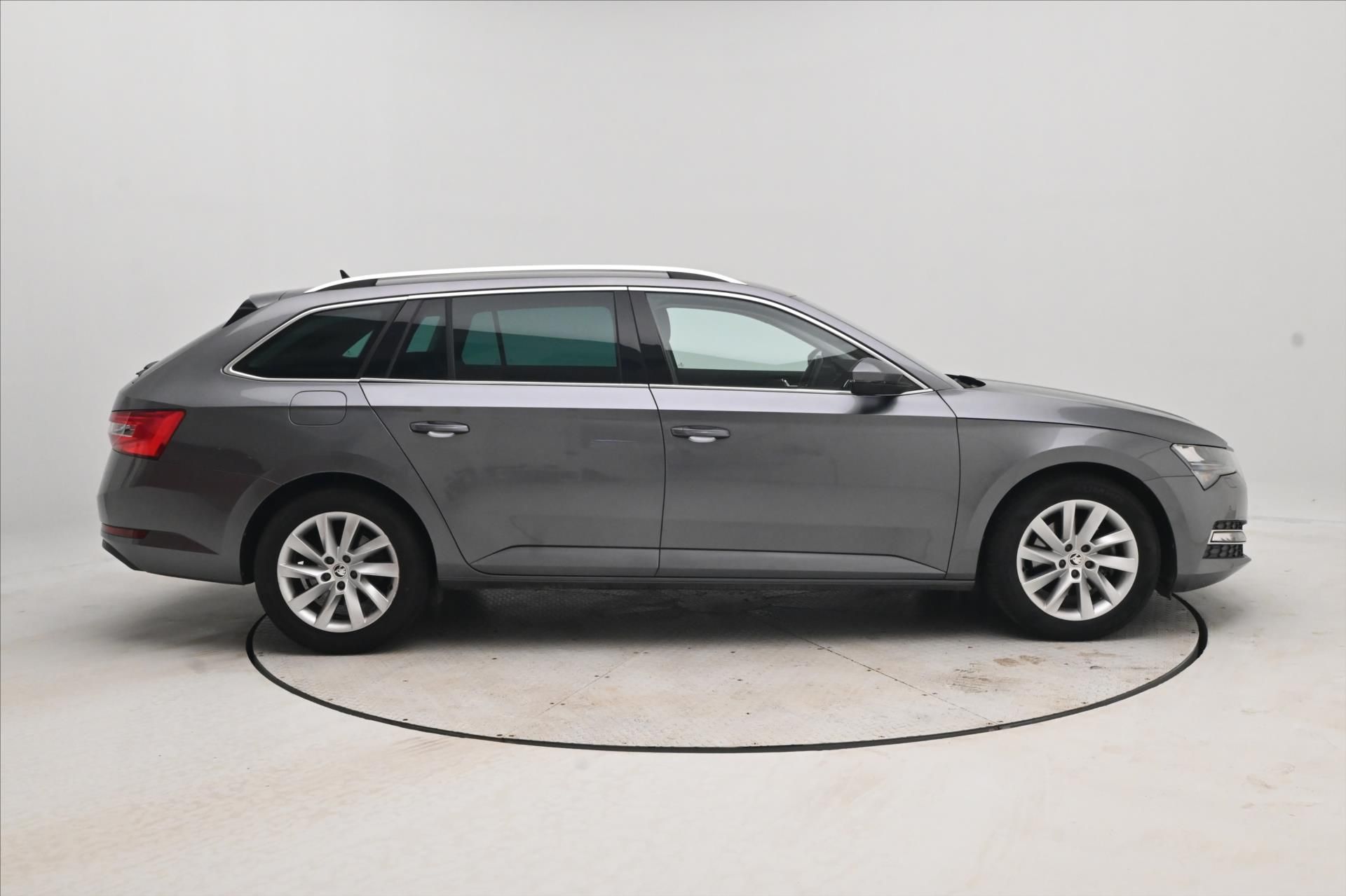 Škoda Superb, 2,0 TDI 110 kW DSG STYLE Záruk - fotka 4