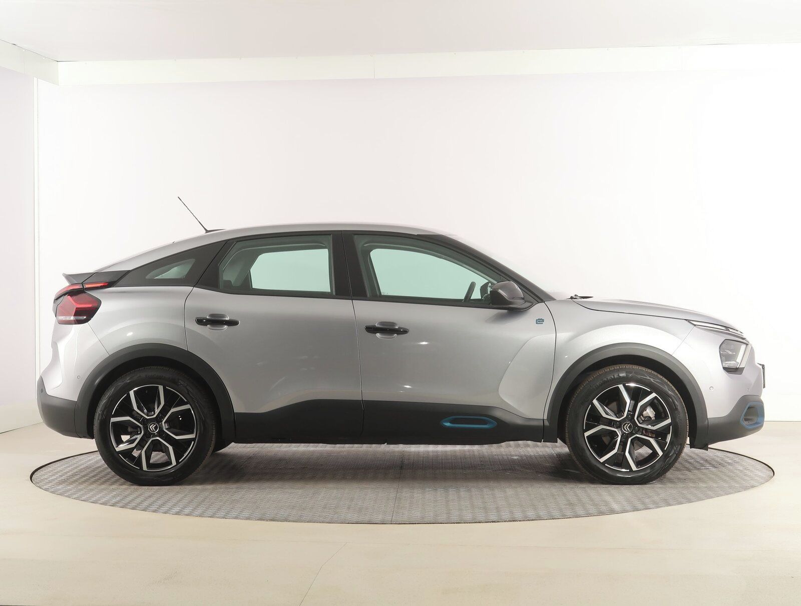 Citroën ë-C4, 50 kWh, SoH 94%, Feel - fotka 6