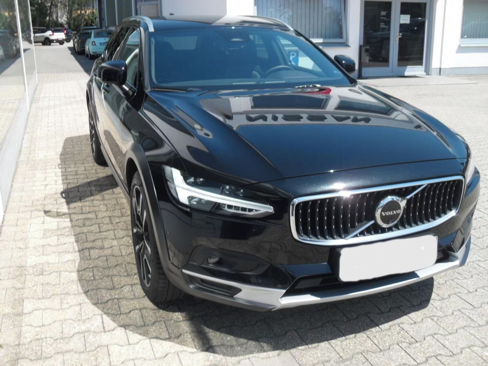 Volvo V90, CROSS COUNTRY B4 2.0  Plus AWD - fotka 3
