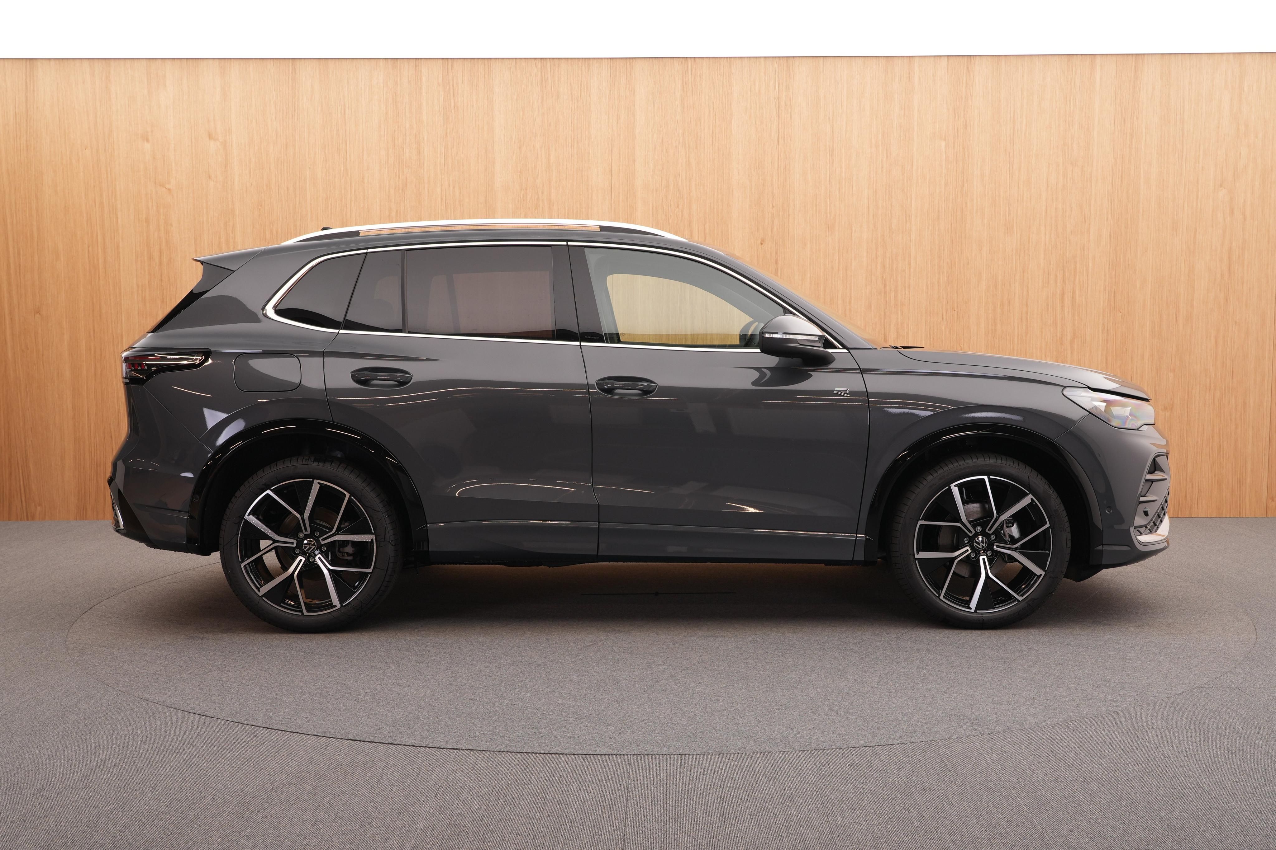 Volkswagen Tiguan, R-Line People 1.5 eTSI DSG - fotka 5