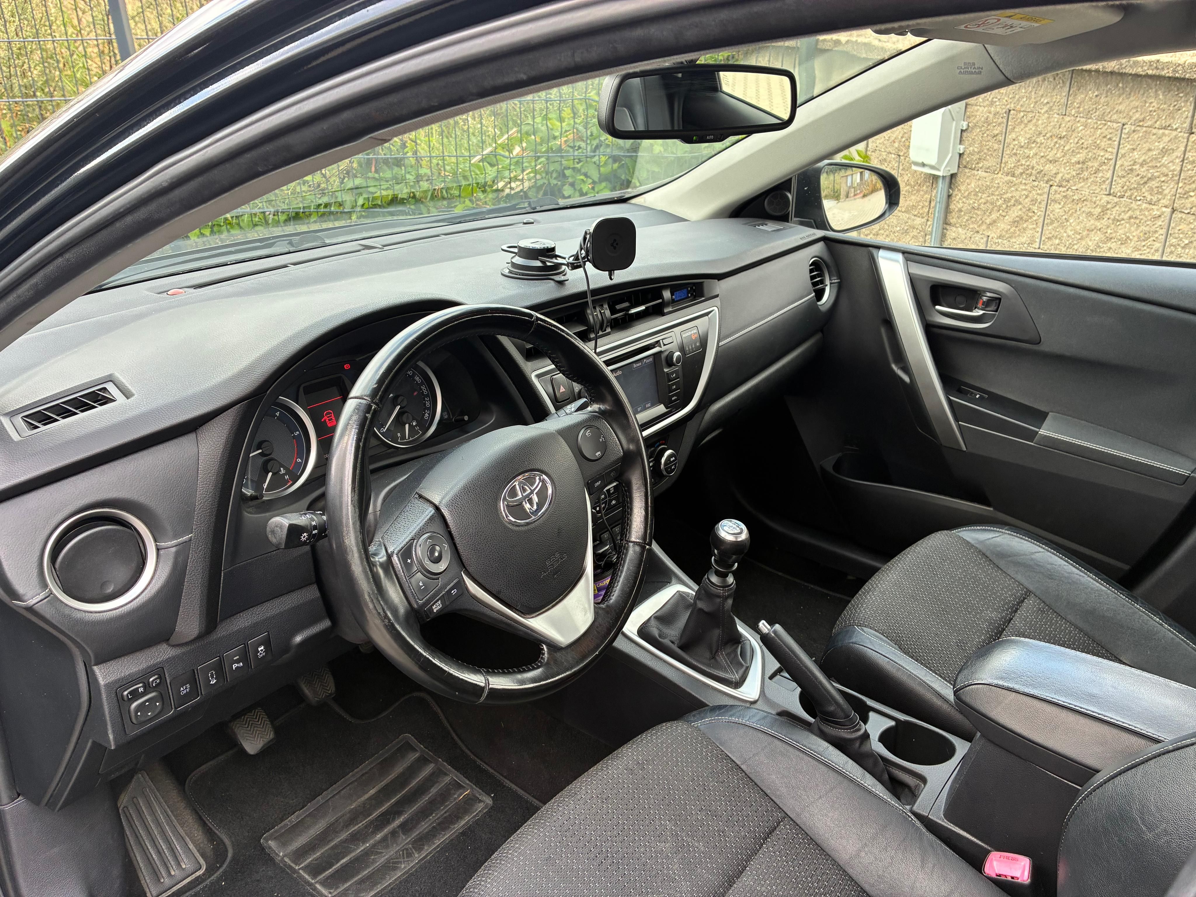 Toyota Auris, 2.0 D4D 2013 - fotka 4