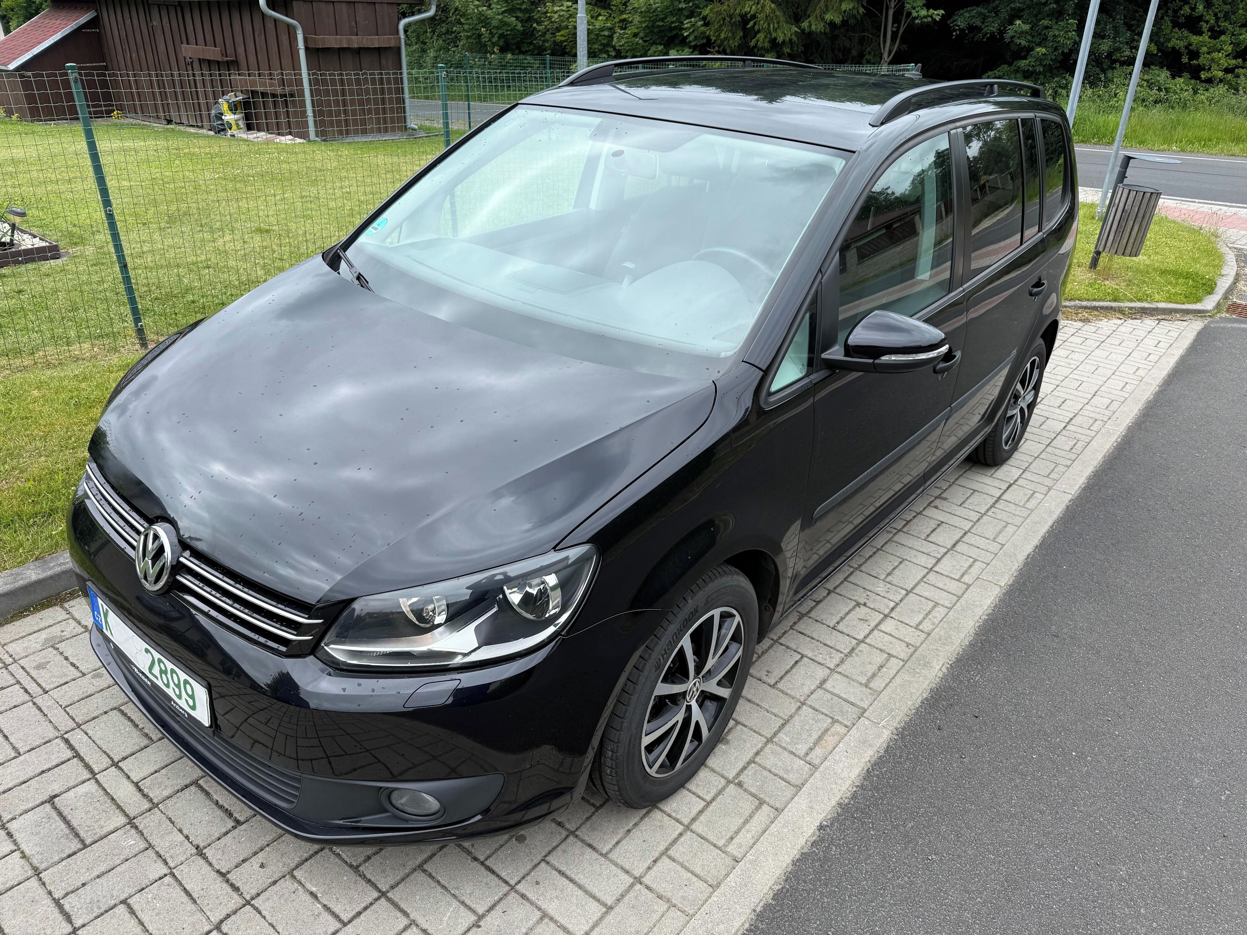 Volkswagen Touran, nová STK, servis jen VW