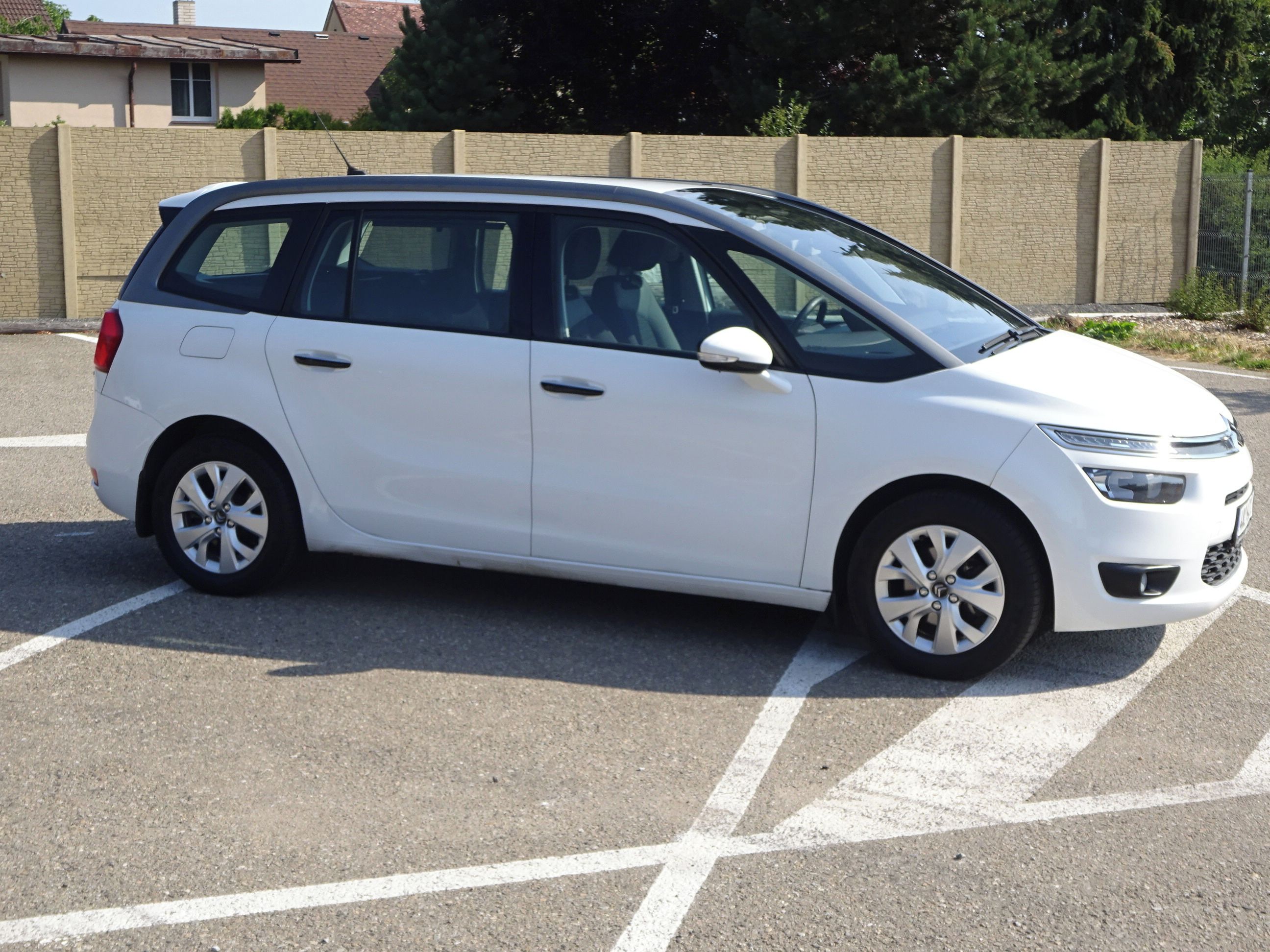 Citroën Grand C4 Picasso, 1.6 HDI (85 kw) 1.Maj.serv.kní - fotka 2